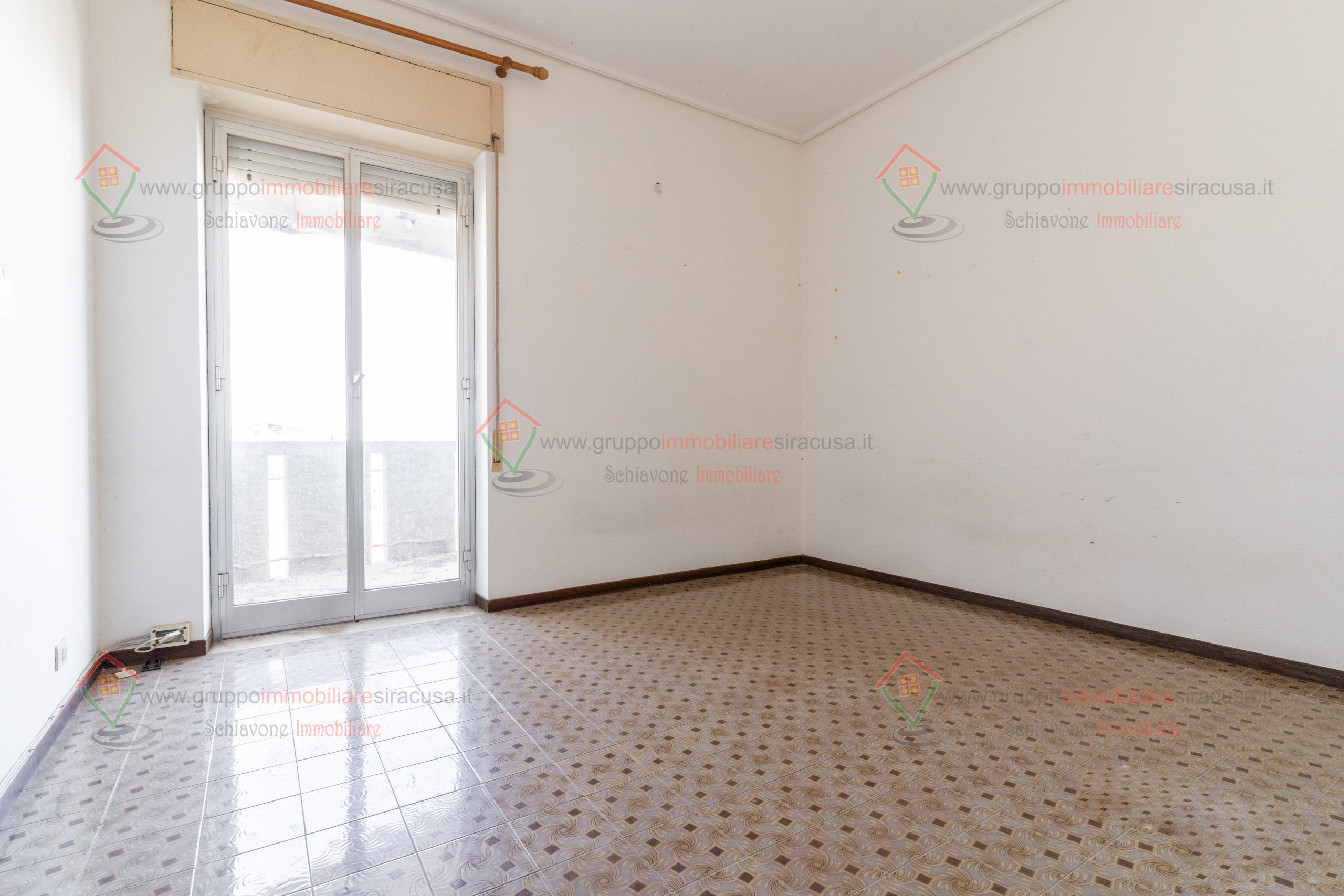 Immagine 13 di Pentalocale in vendita  a Siracusa