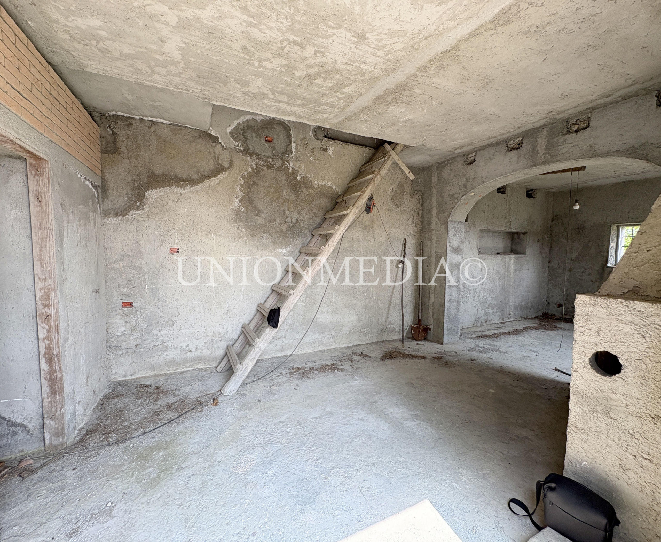 Immagine 19 di Rustico / casale in vendita  in via carignano a Fosdinovo