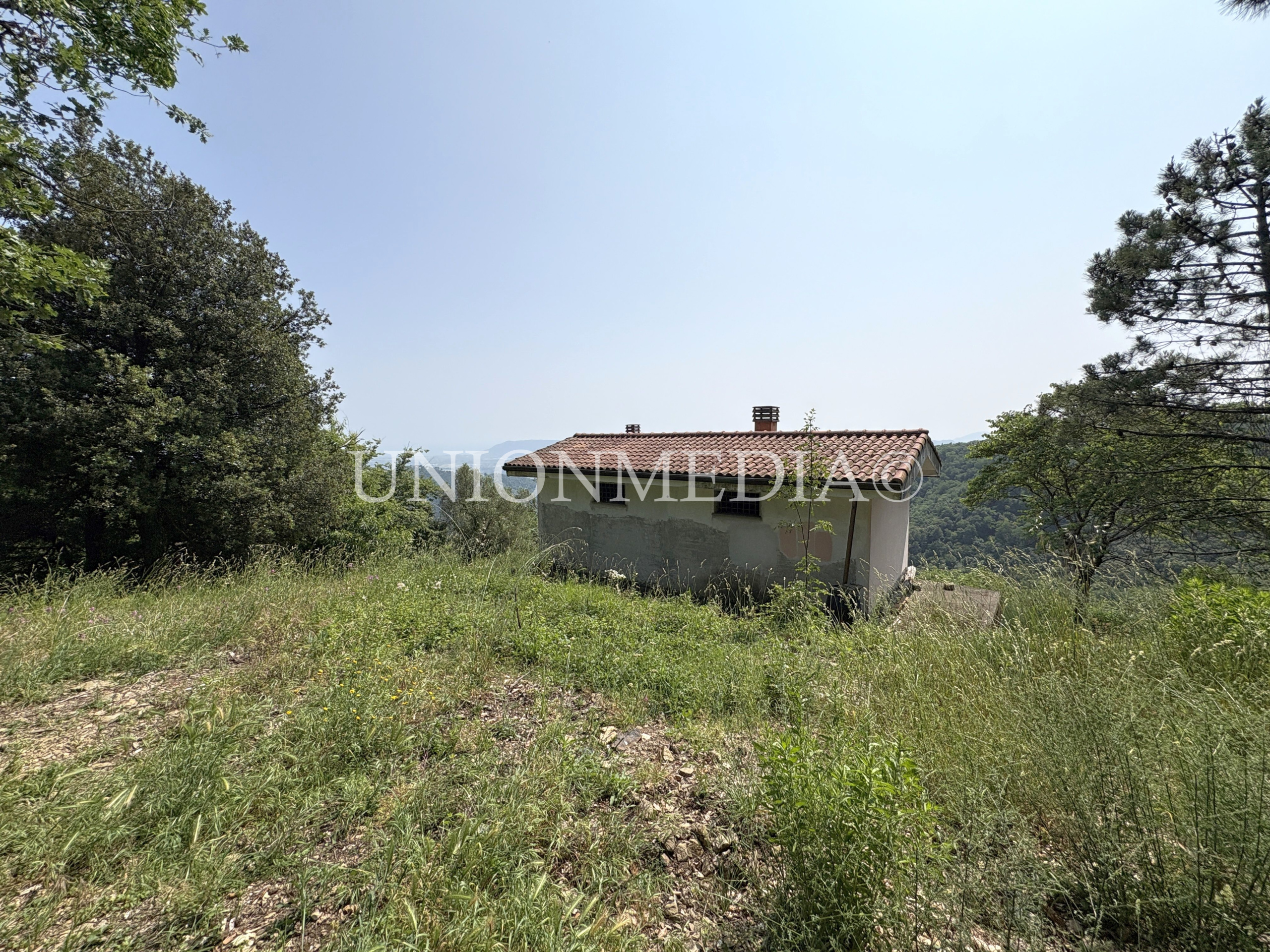 Immagine 10 di Rustico / casale in vendita  in via carignano a Fosdinovo