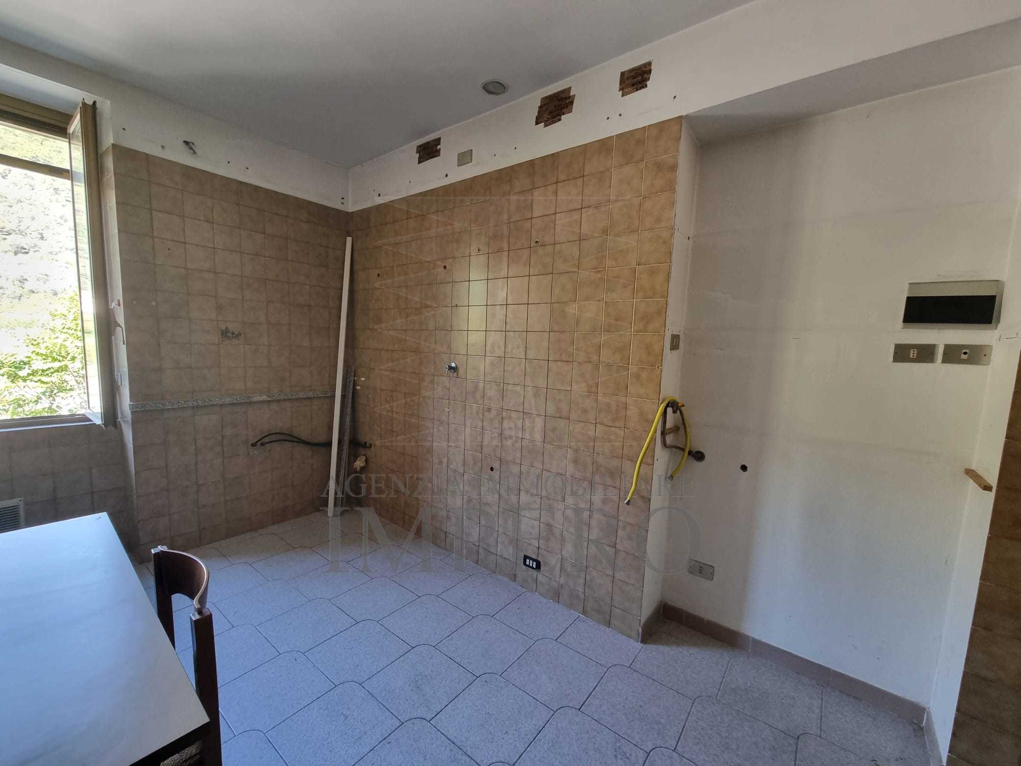 Immagine 16 di Quadrilocale in vendita  in Via Edmondo de Amicis 47 a Ventimiglia