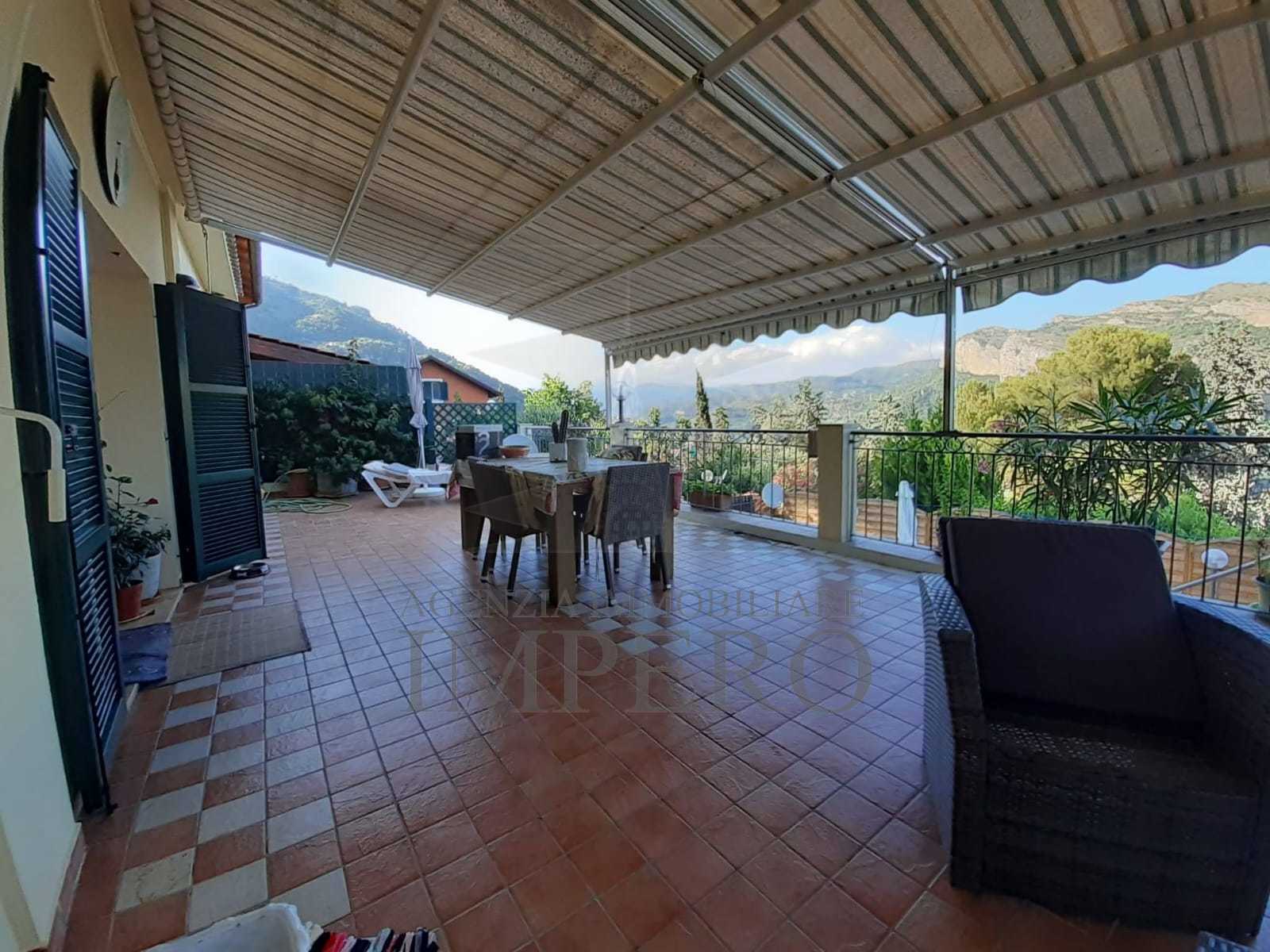Immagine 2 di Porzione di casa in vendita  in Via Sant'Anna 111 a Ventimiglia