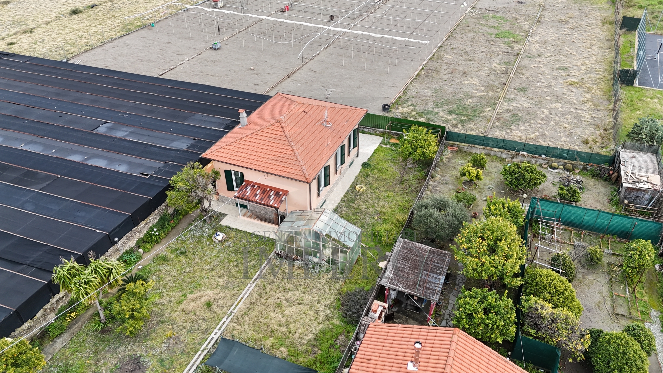 Immagine 29 di Casa indipendente in vendita  in Via alla Spiaggia 21 a Ventimiglia