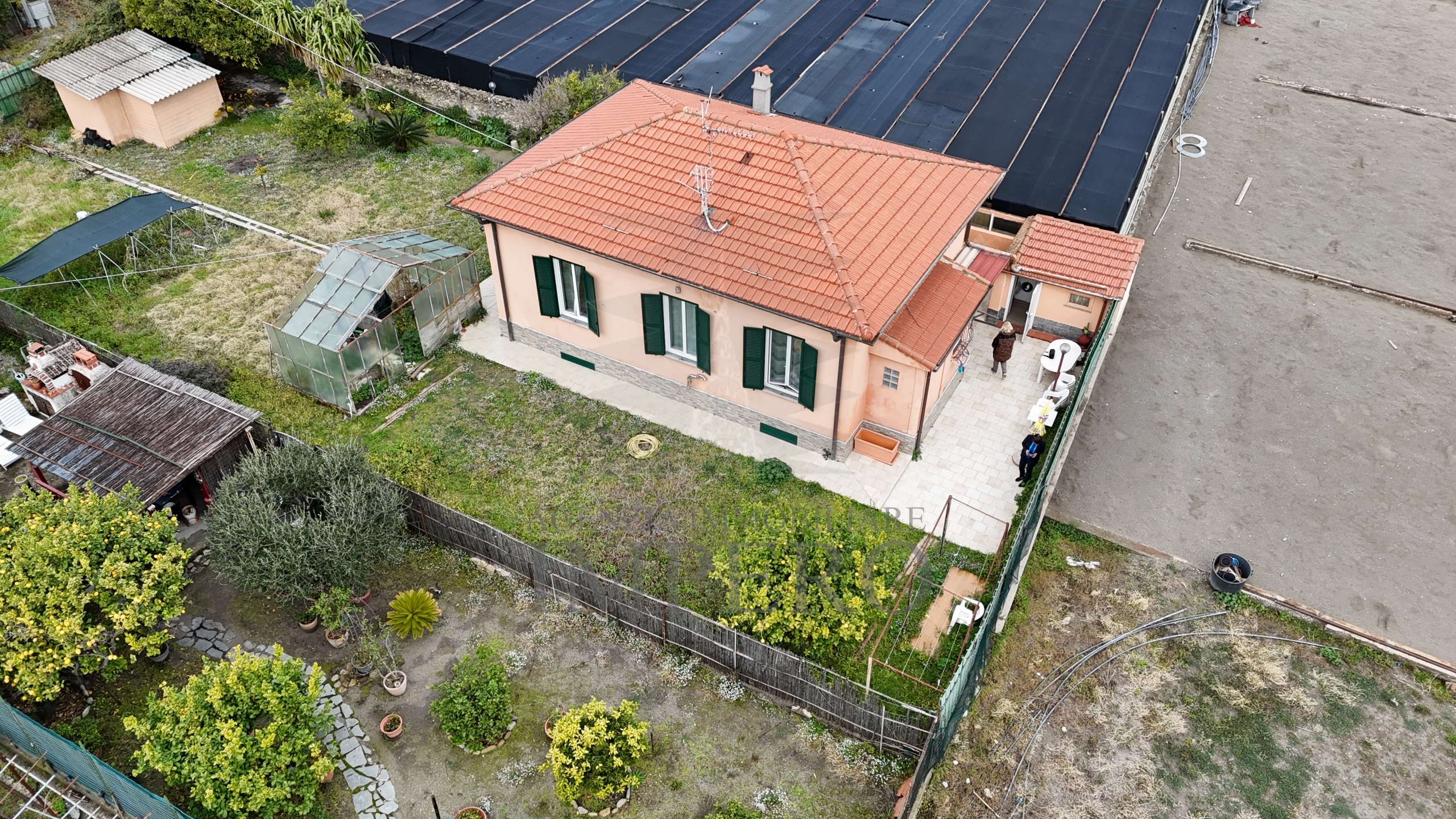 Immagine 27 di Casa indipendente in vendita  in Via alla Spiaggia 21 a Ventimiglia