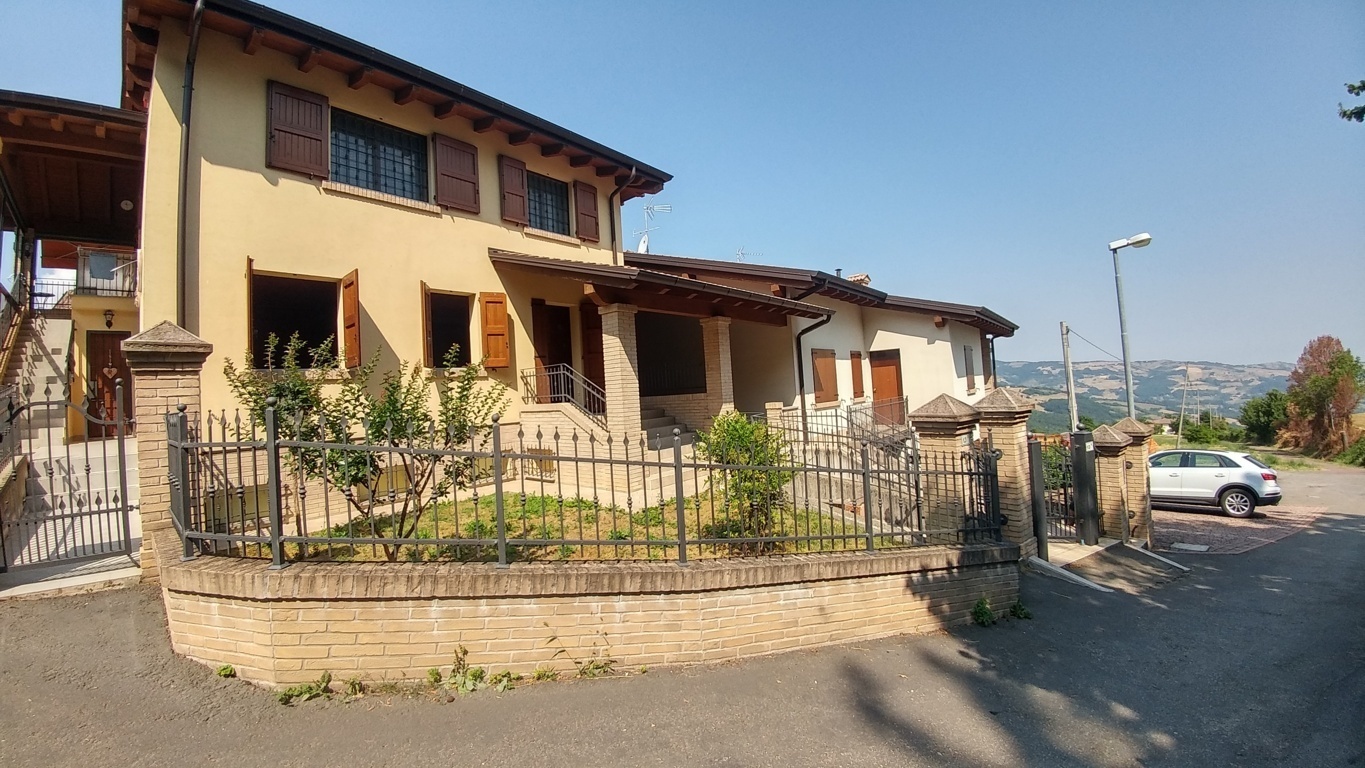 Immagine 19 di Appartamento in vendita  a Vergato