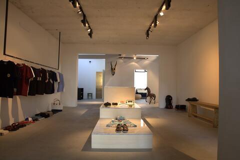 Immagine 8 di Locale commerciale in affitto  in Via Romana a Capannori