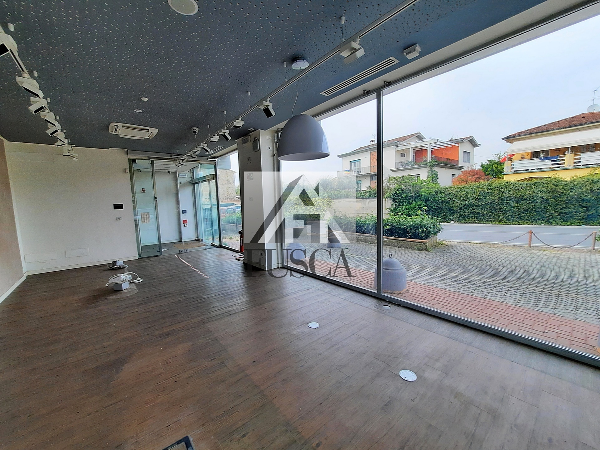 Immagine 4 di Locale commerciale in affitto  in Via Vecchia Pesciatina a Lucca