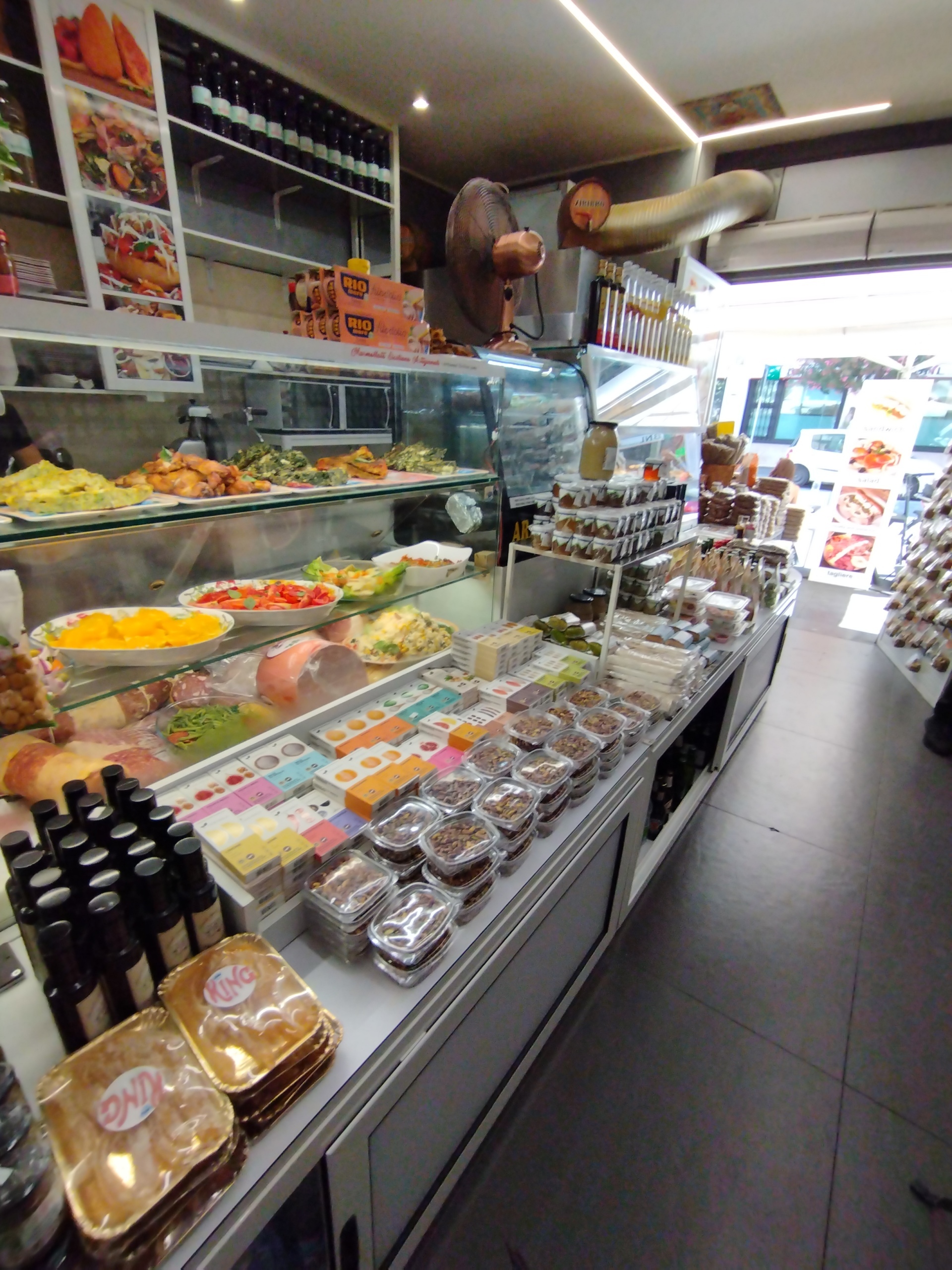 Immagine 25 di Attività commerciale in vendita  in Corso Umberto I a Siracusa