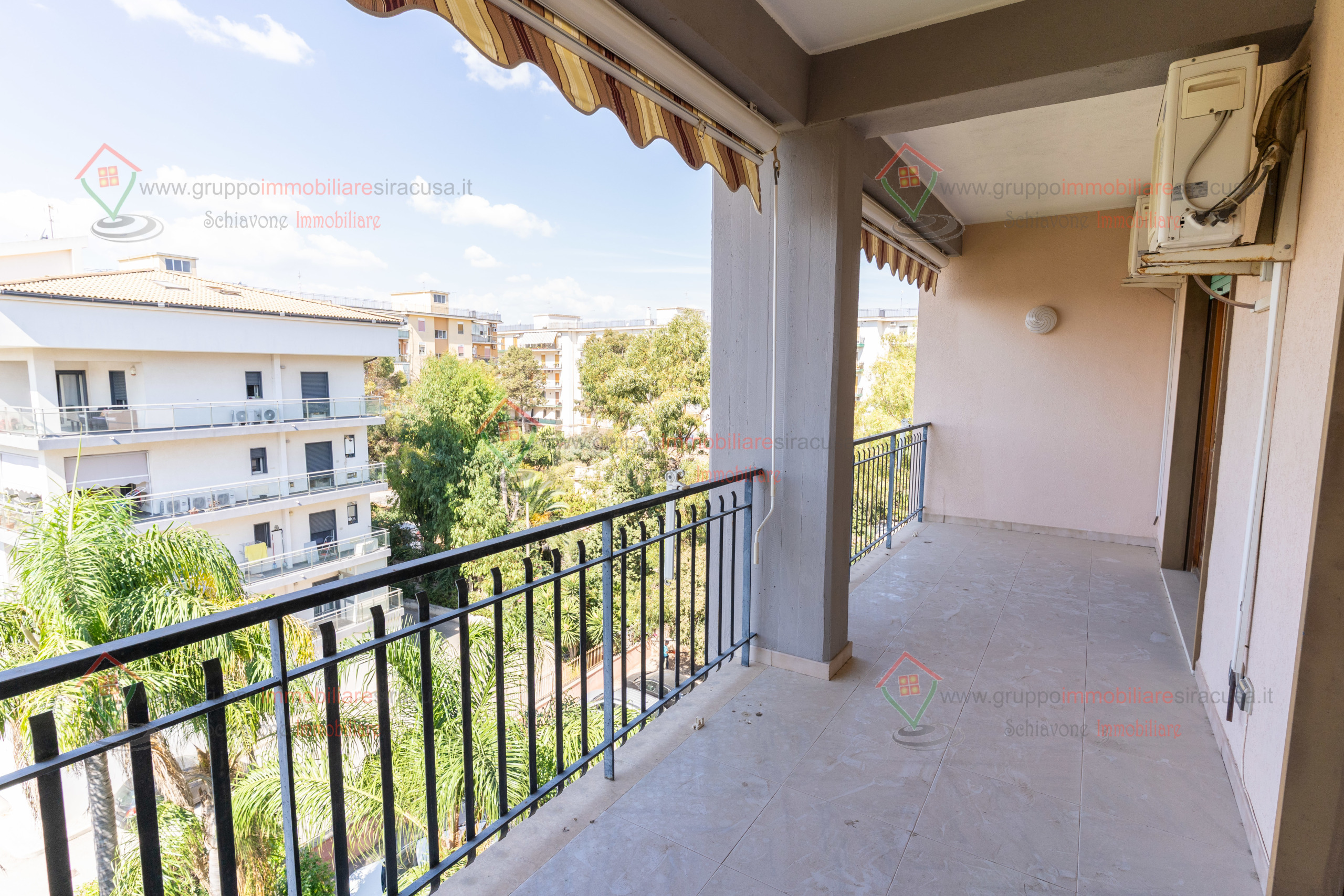 Immagine 1 di Pentalocale in vendita  a Siracusa