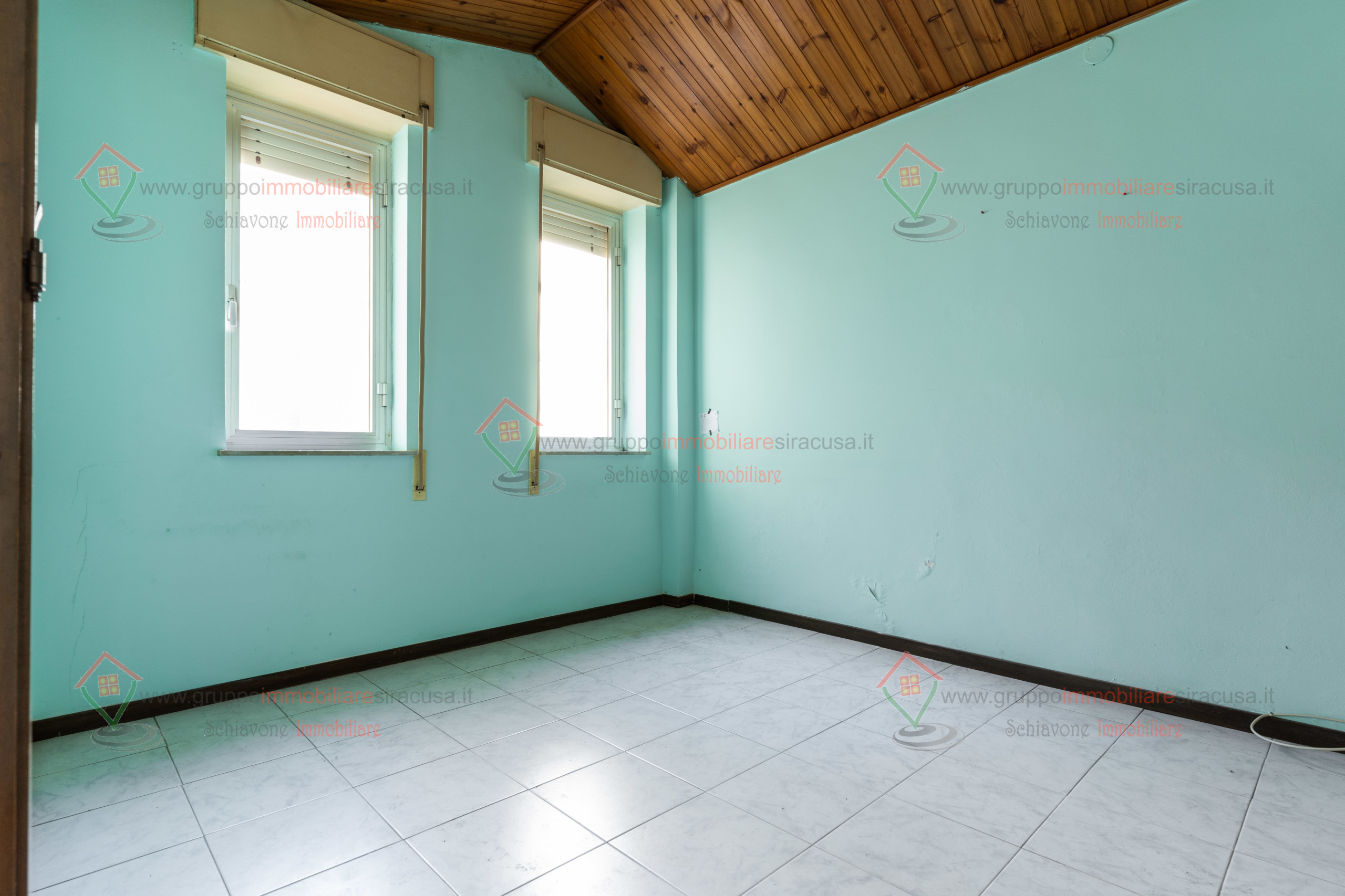 Immagine 3 di Pentalocale in vendita  a Siracusa