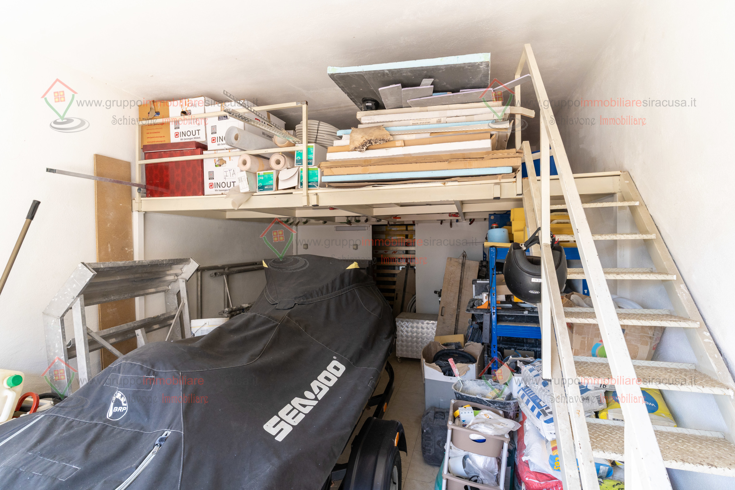 Immagine 4 di Garage in vendita  a Siracusa