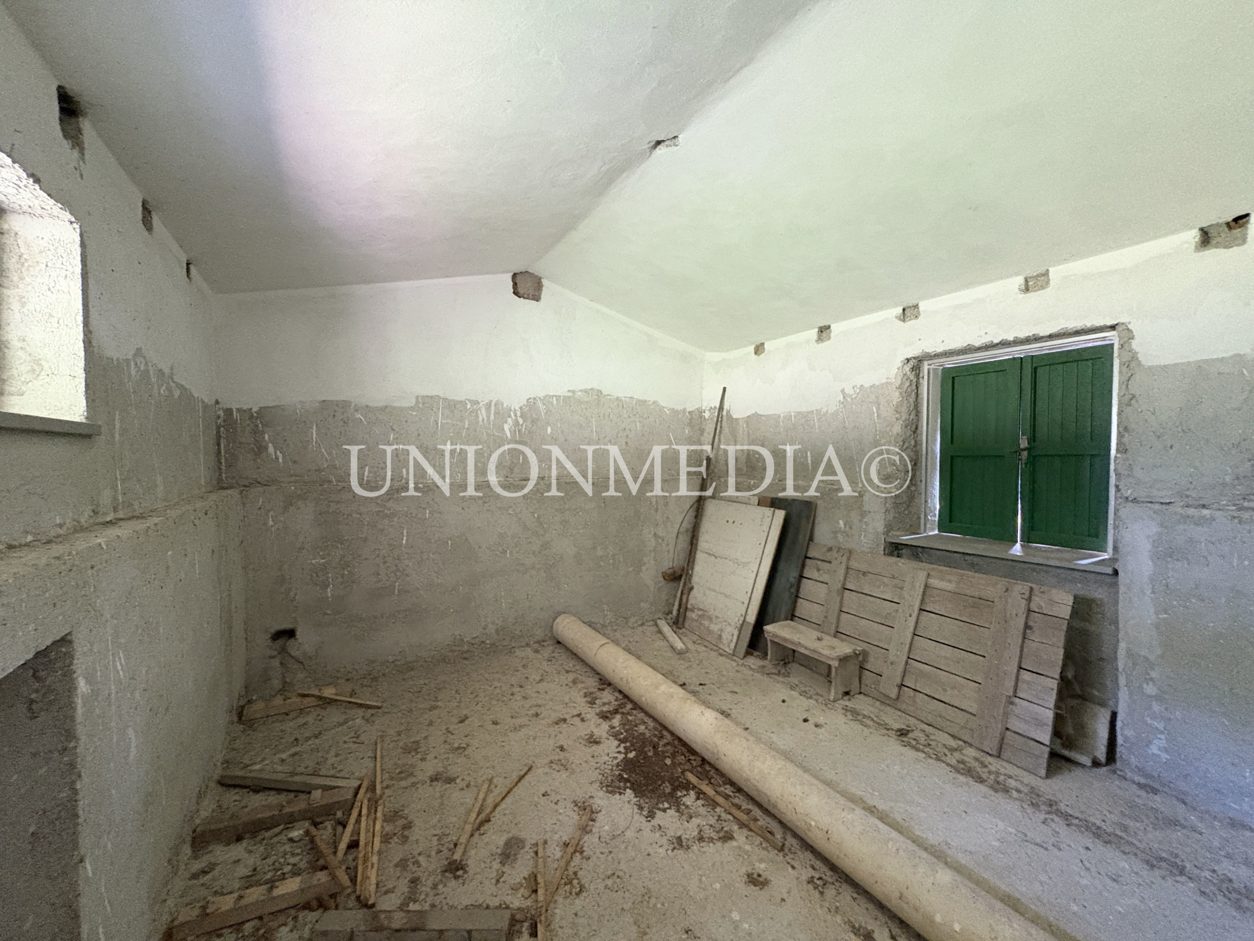 Immagine 22 di Rustico / casale in vendita  in via carignano a Fosdinovo