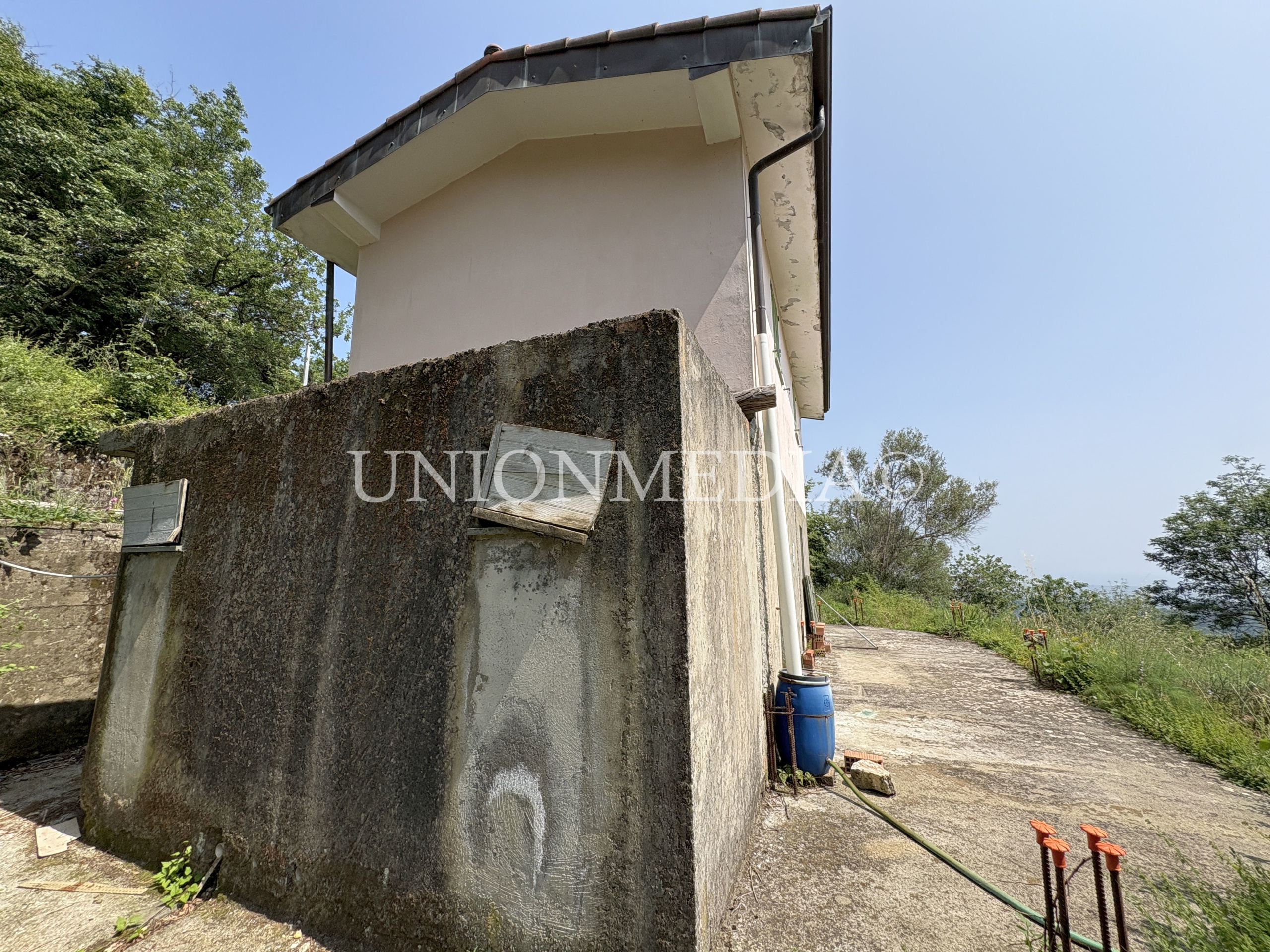 Immagine 15 di Rustico / casale in vendita  in via carignano a Fosdinovo