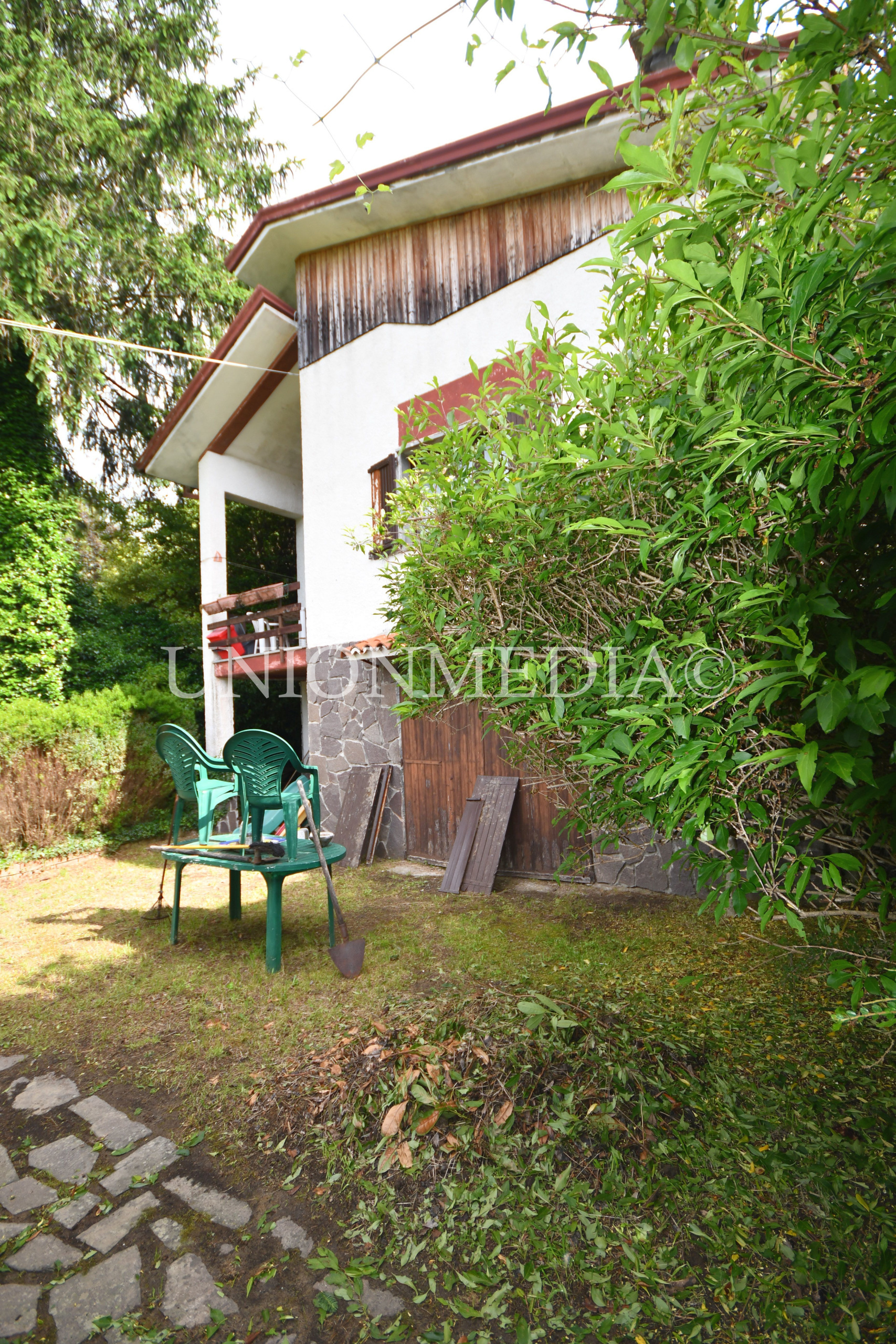 Immagine 3 di Casa indipendente in vendita  a Comano