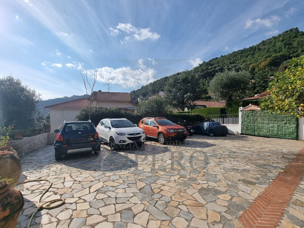 Immagine 23 di Casa indipendente in vendita  in Via Tamagna 25 a Ventimiglia
