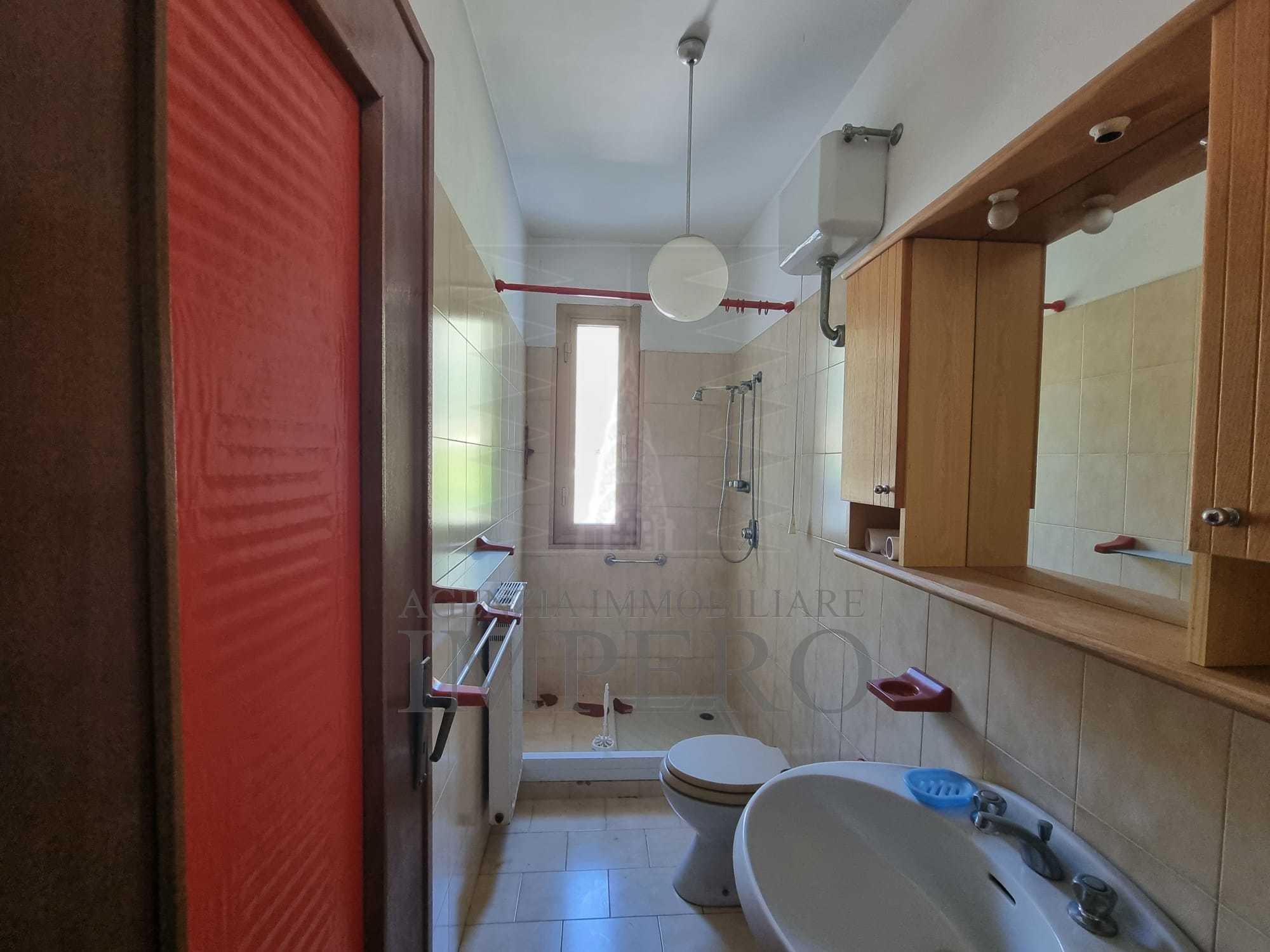 Immagine 10 di Quadrilocale in vendita  in Via Edmondo de Amicis 47 a Ventimiglia