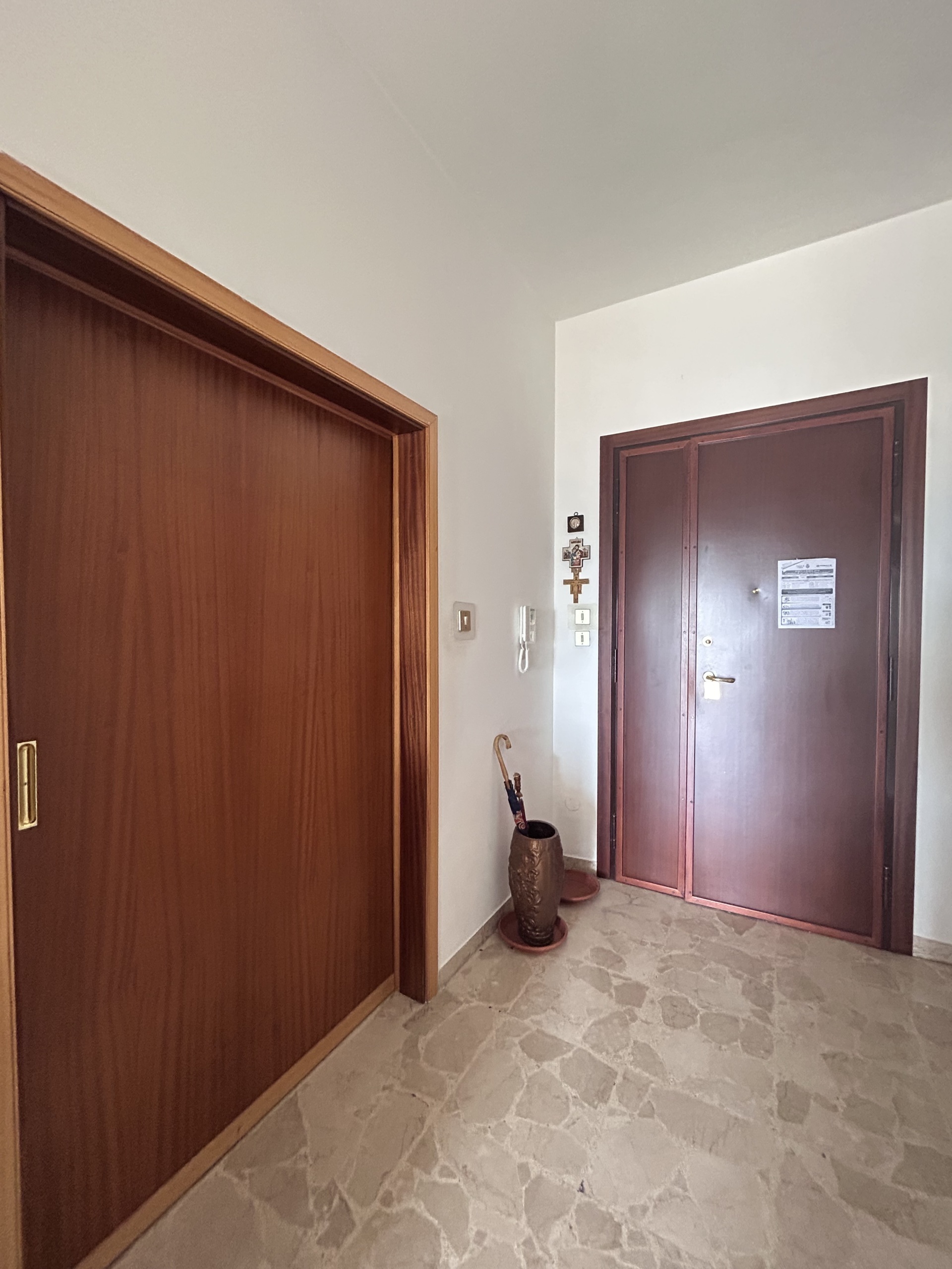 Immagine 2 di Pentalocale in vendita  in Viale Maiella 23/A a Chieti