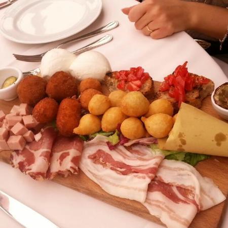 Immagine 10 di Capannone industriale in vendita  a Capannori