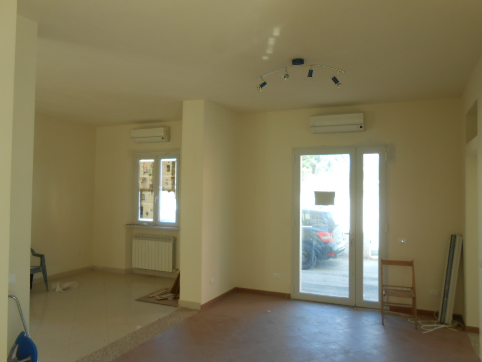 Immagine 2 di Attività artigianale in vendita  in Viale San Concordio a Lucca