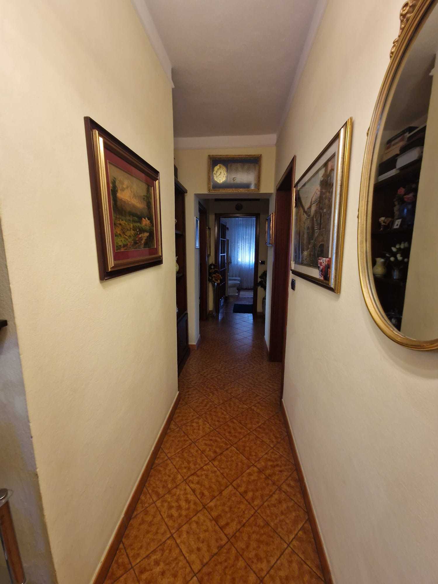 Immagine 16 di Appartamento in vendita  in Via Sant'Angelo a Lucca