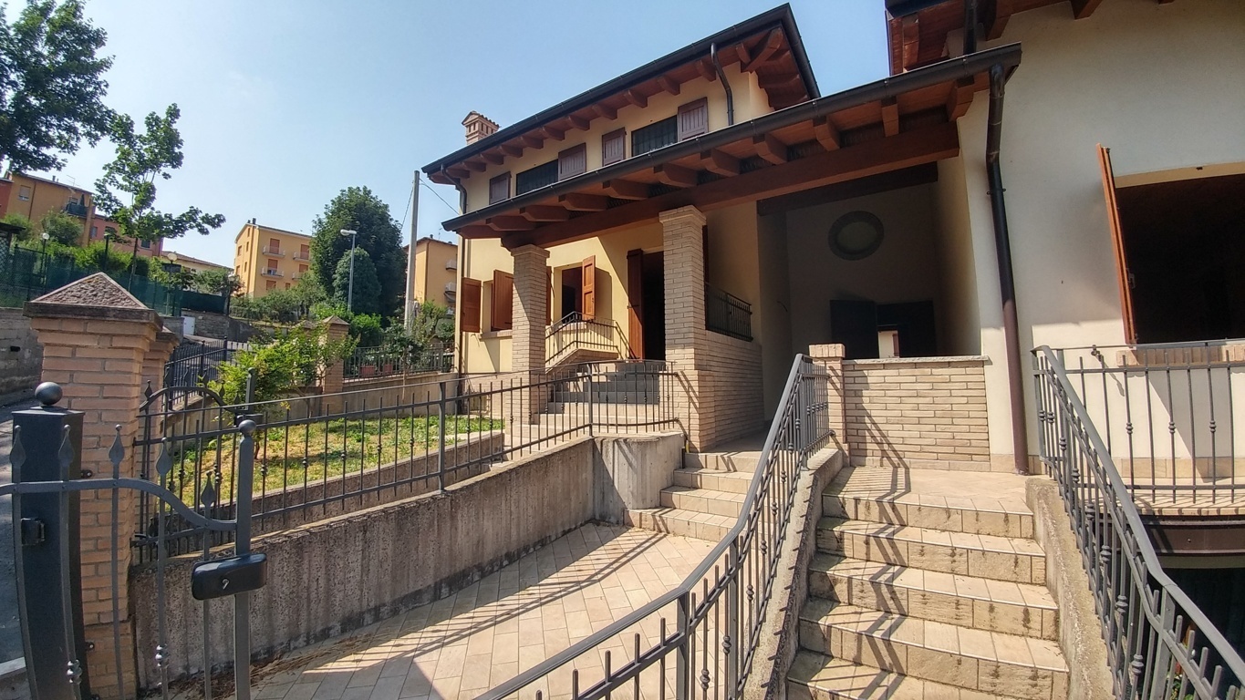 Immagine 8 di Appartamento in vendita  a Vergato