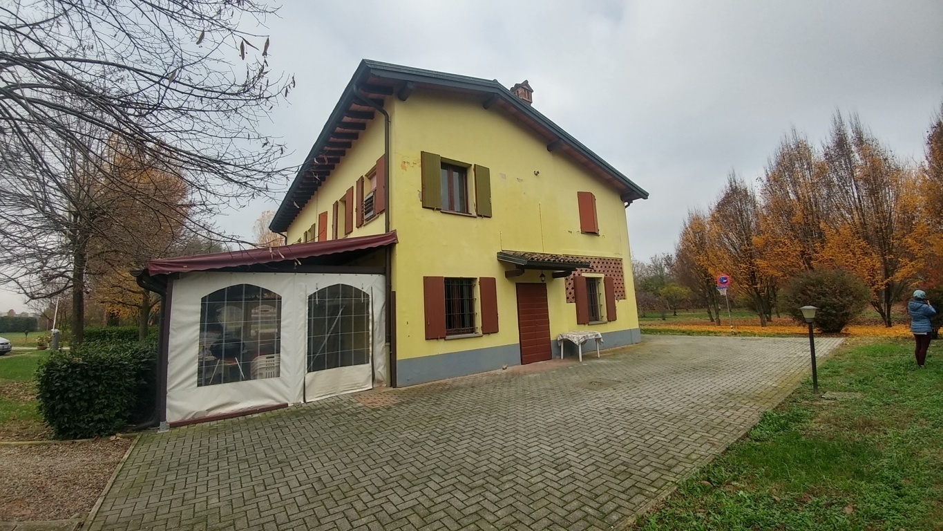 Immagine 10 di Casa bifamiliare in vendita  in Via di Villanova 470 a Modena