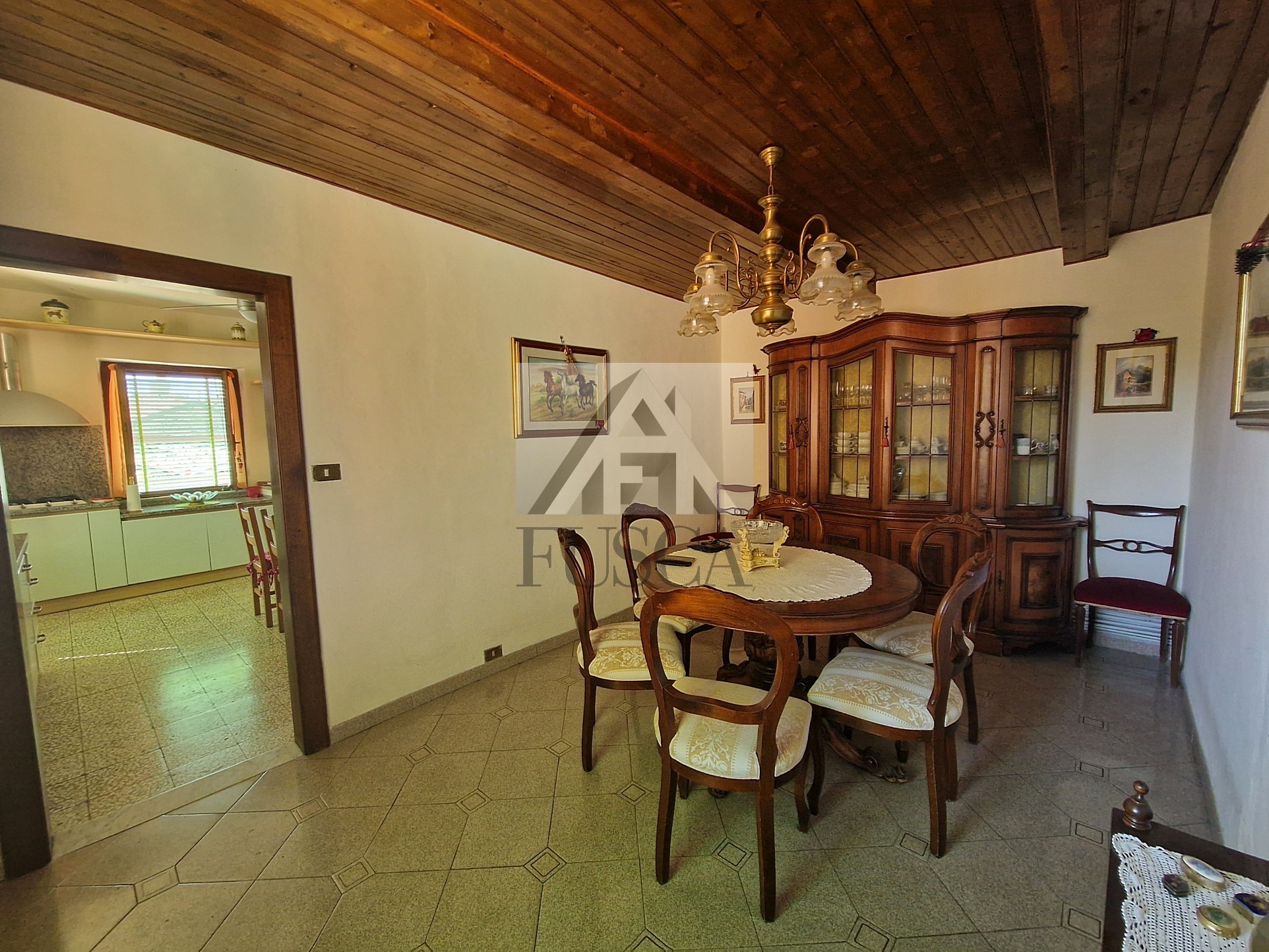 Immagine 3 di Pentalocale in vendita  in Via Sant'Andrea a Lucca