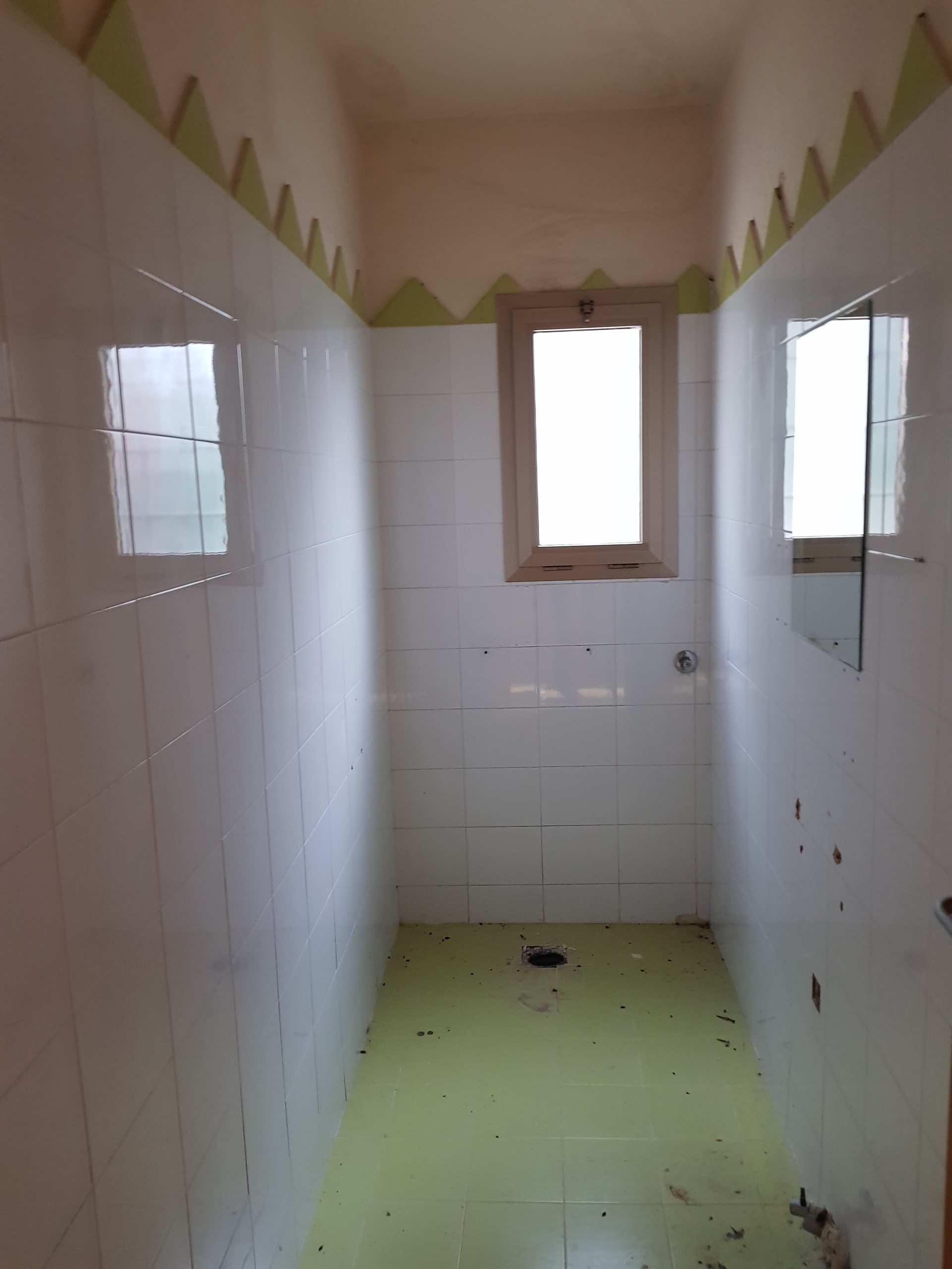 Immagine 10 di Capannone industriale in vendita  in Via della Madonnina a Capannori