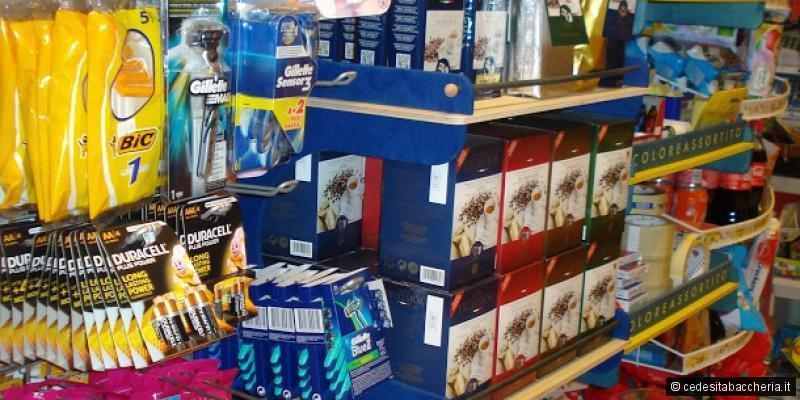 Immagine 7 di Attività commerciale in vendita  in Via Fillungo a Lucca