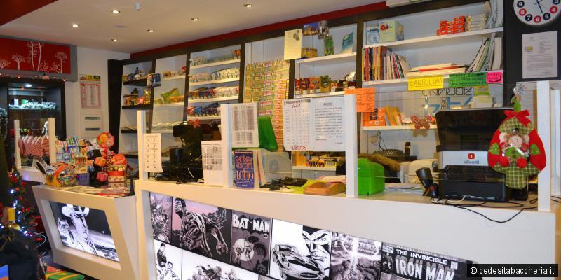 Immagine 8 di Attività commerciale in vendita  in Via Fillungo a Lucca