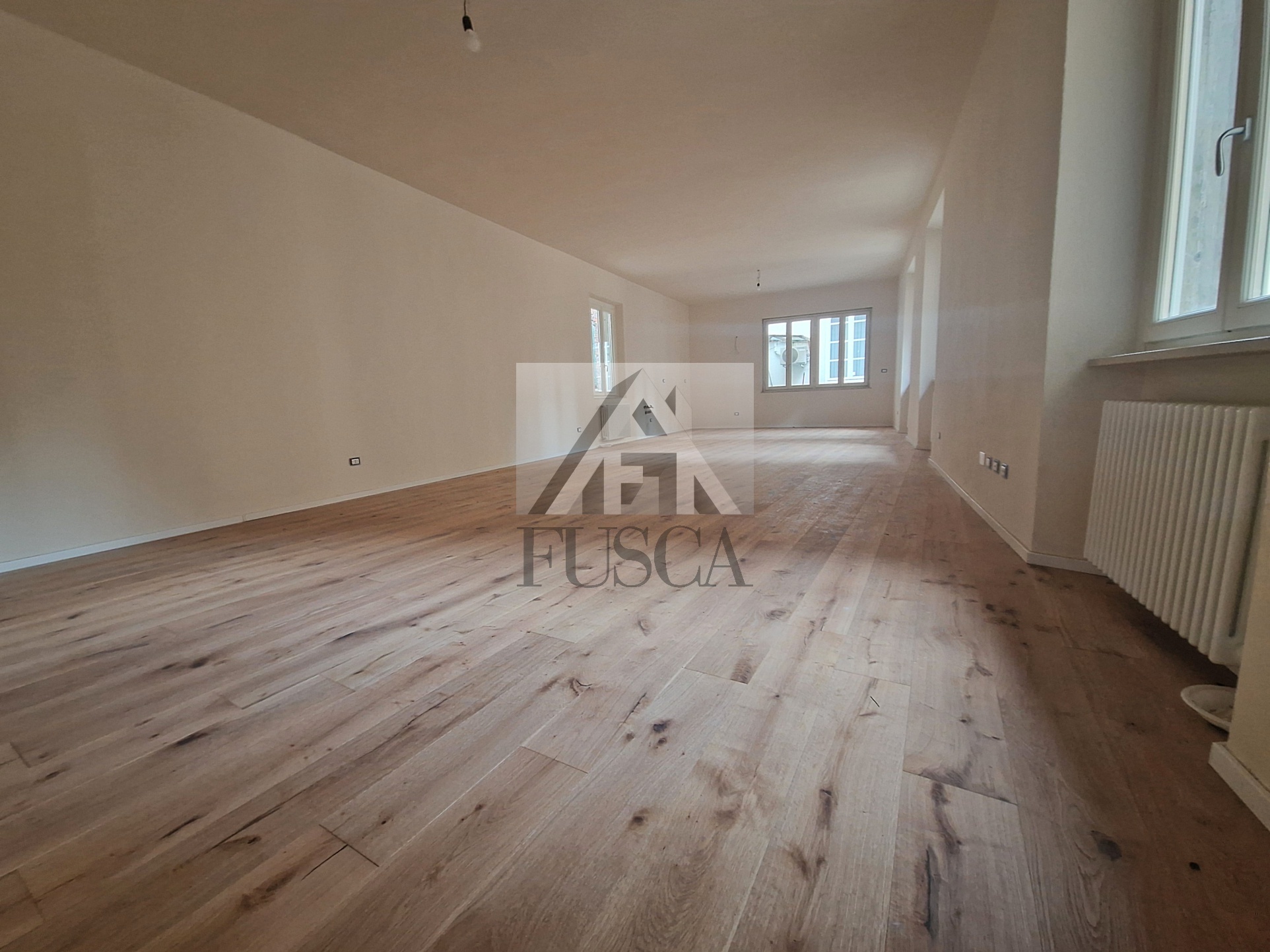 Immagine 3 di Pentalocale in vendita  in Via San Paolino a Lucca