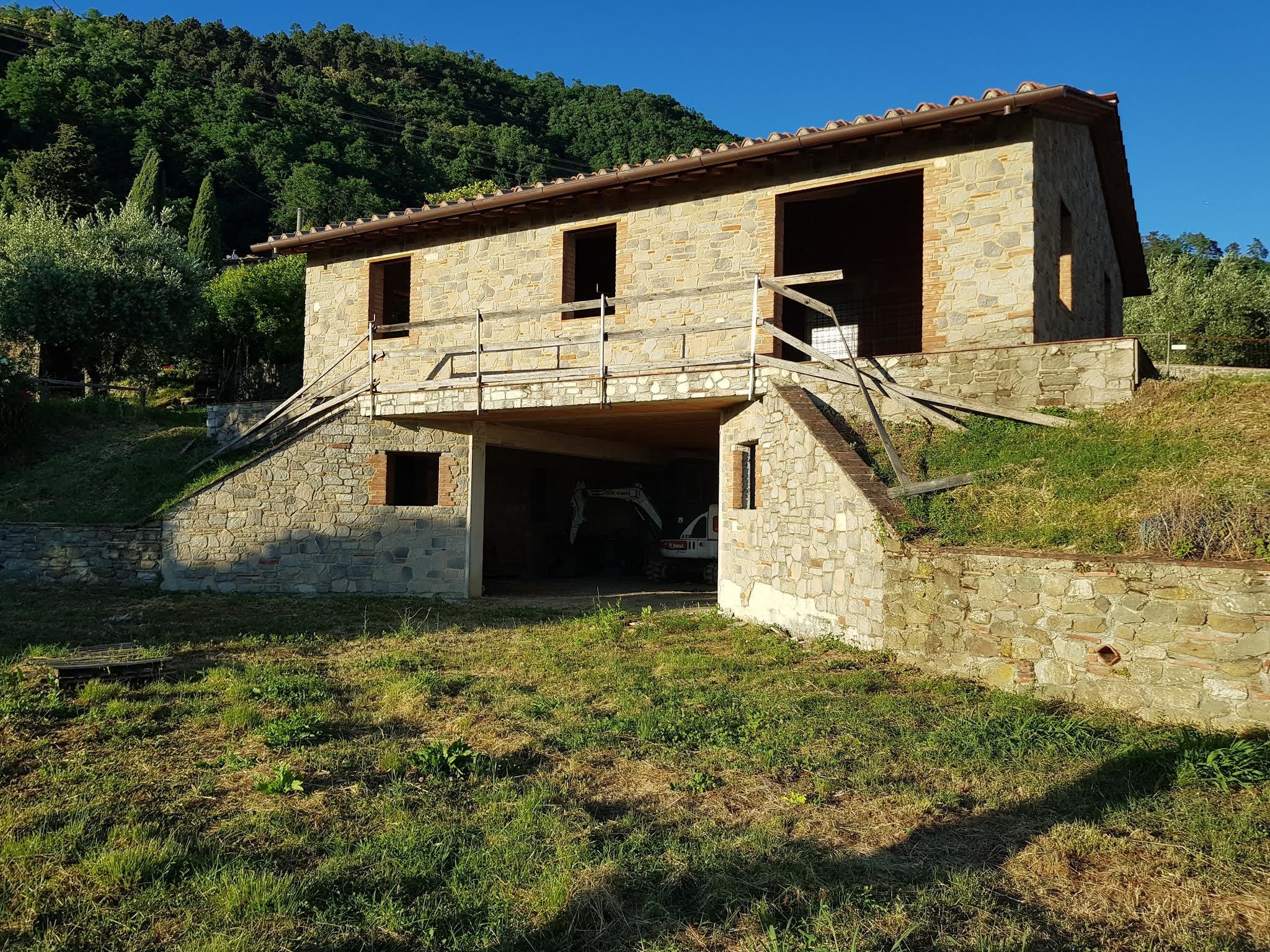 Immagine 4 di Rustico / casale in vendita  in Via di Matraia a Capannori