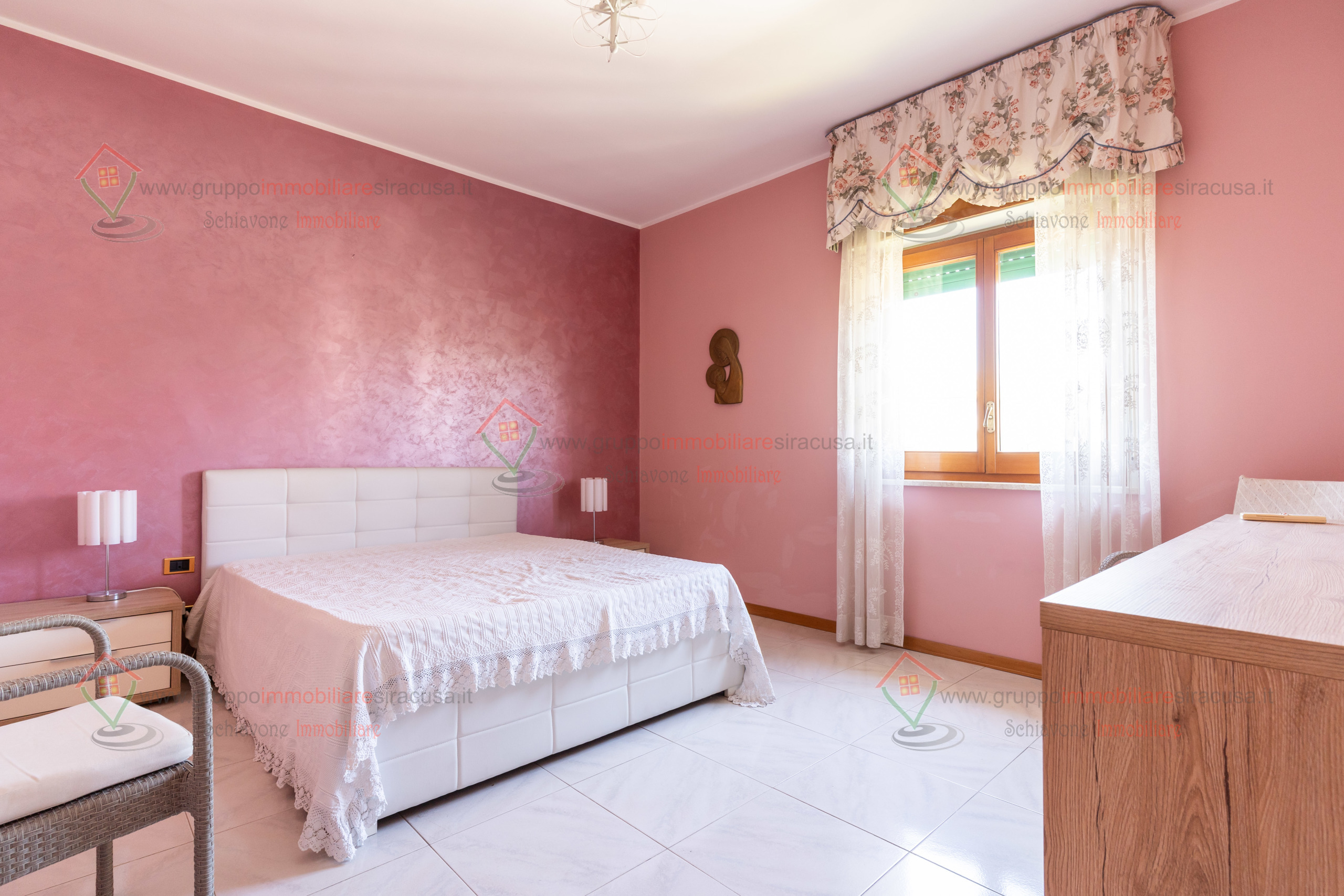 Immagine 15 di Pentalocale in vendita  a Siracusa