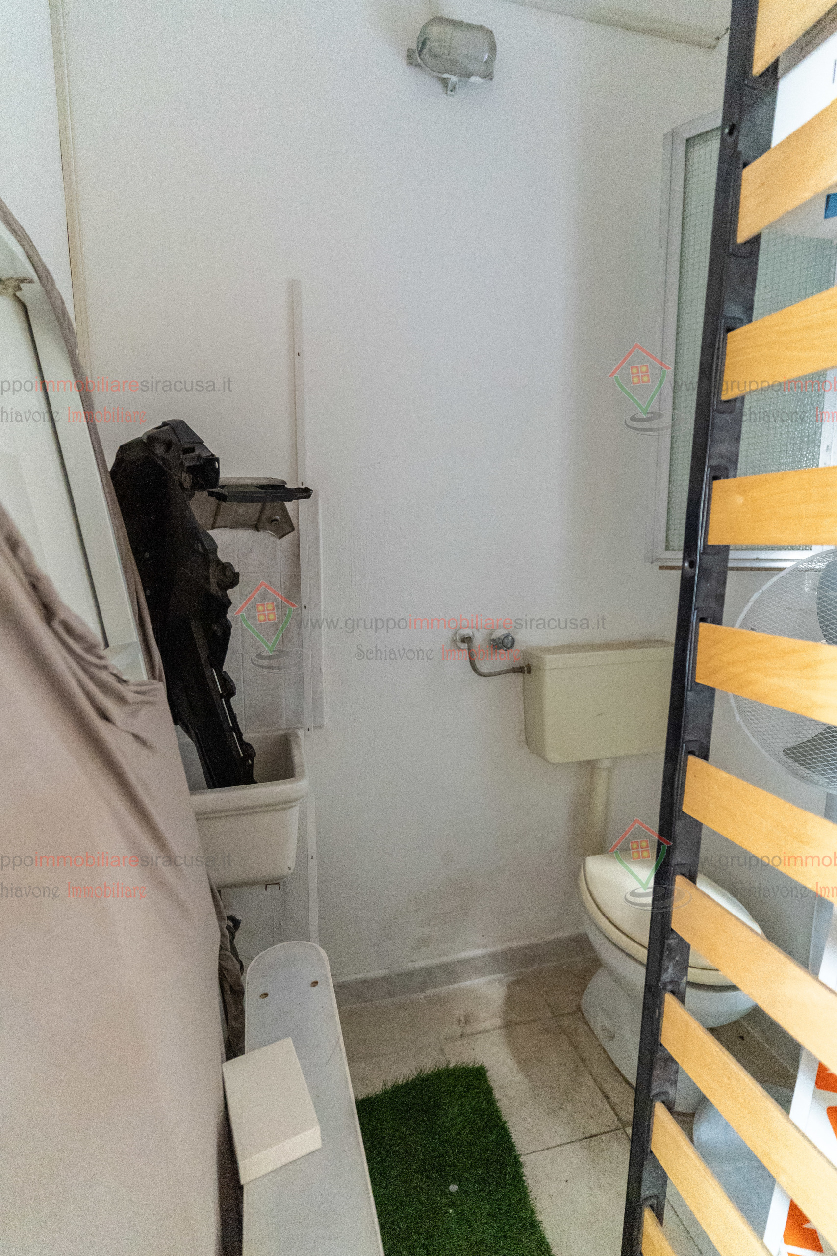 Immagine 6 di Garage in vendita  a Siracusa