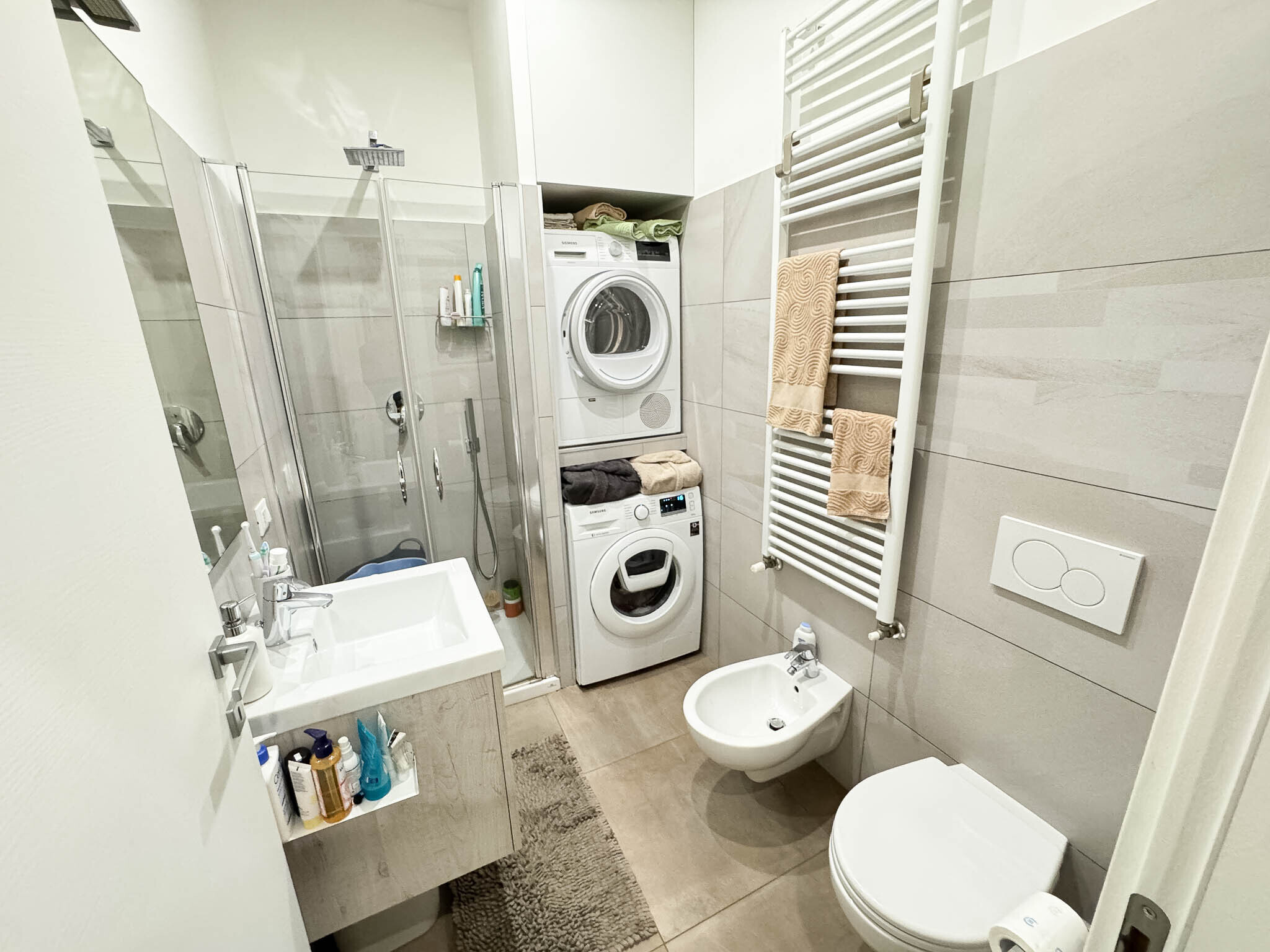 Immagine 41 di Quadrilocale in vendita  in Viale San Gottardo a Rimini