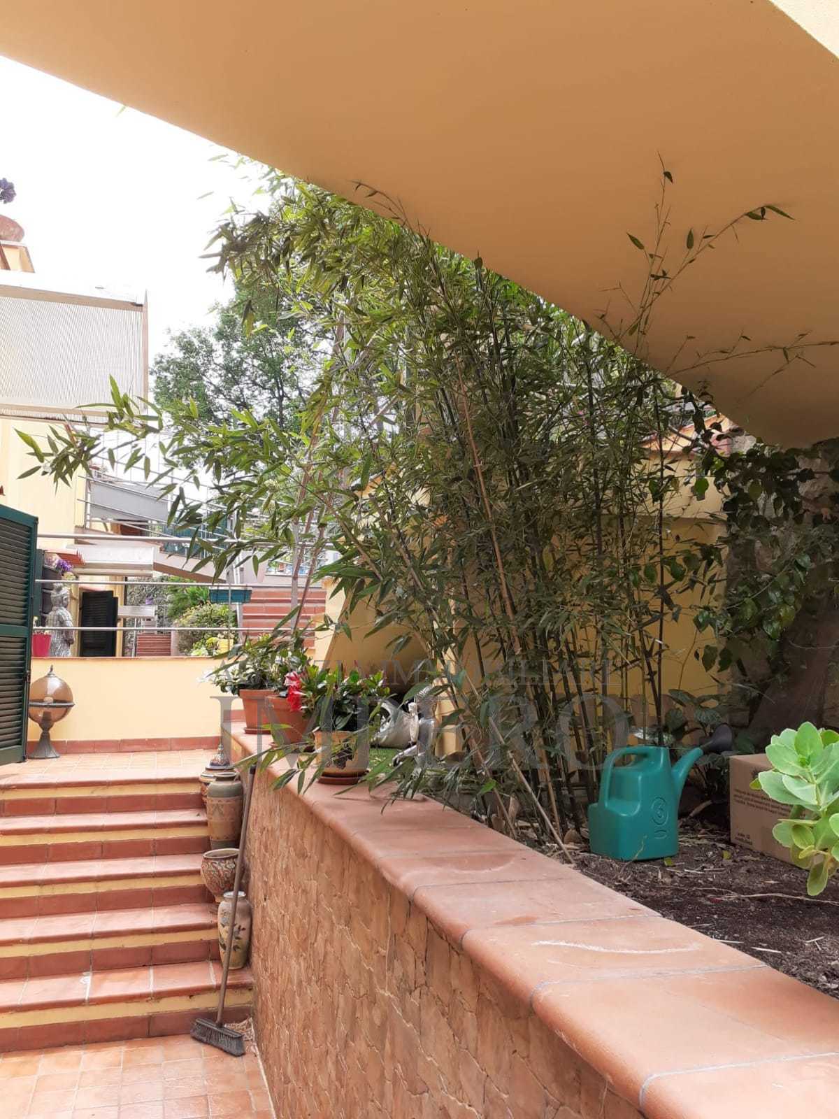 Immagine 17 di Porzione di casa in vendita  in Via Sant'Anna 111 a Ventimiglia