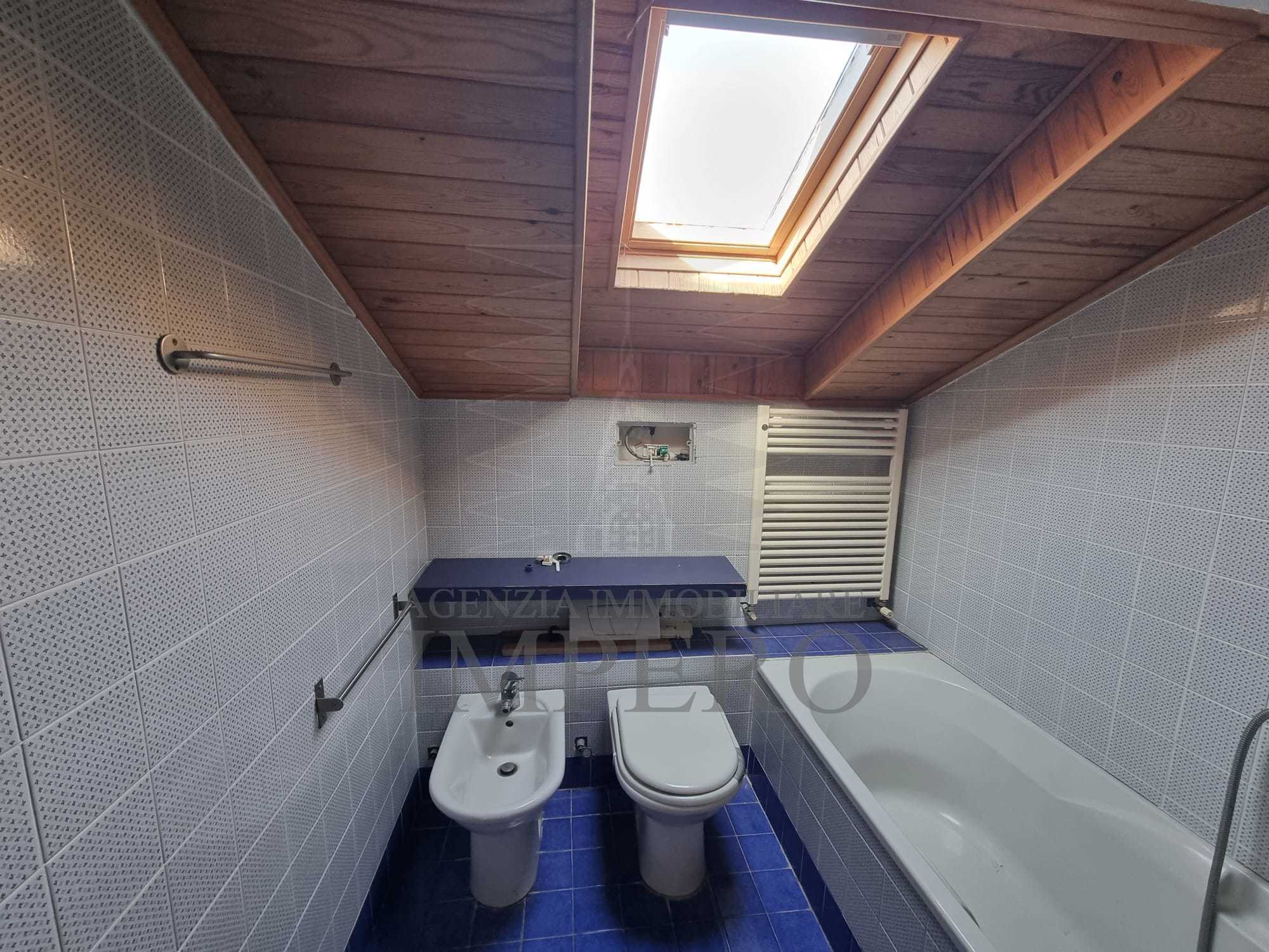 Immagine 23 di Quadrilocale in vendita  in Via Edmondo de Amicis 47 a Ventimiglia