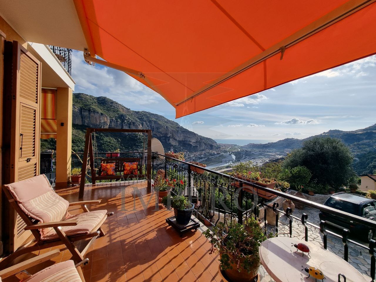 Immagine 3 di Casa indipendente in vendita  in Via Tamagna 25 a Ventimiglia