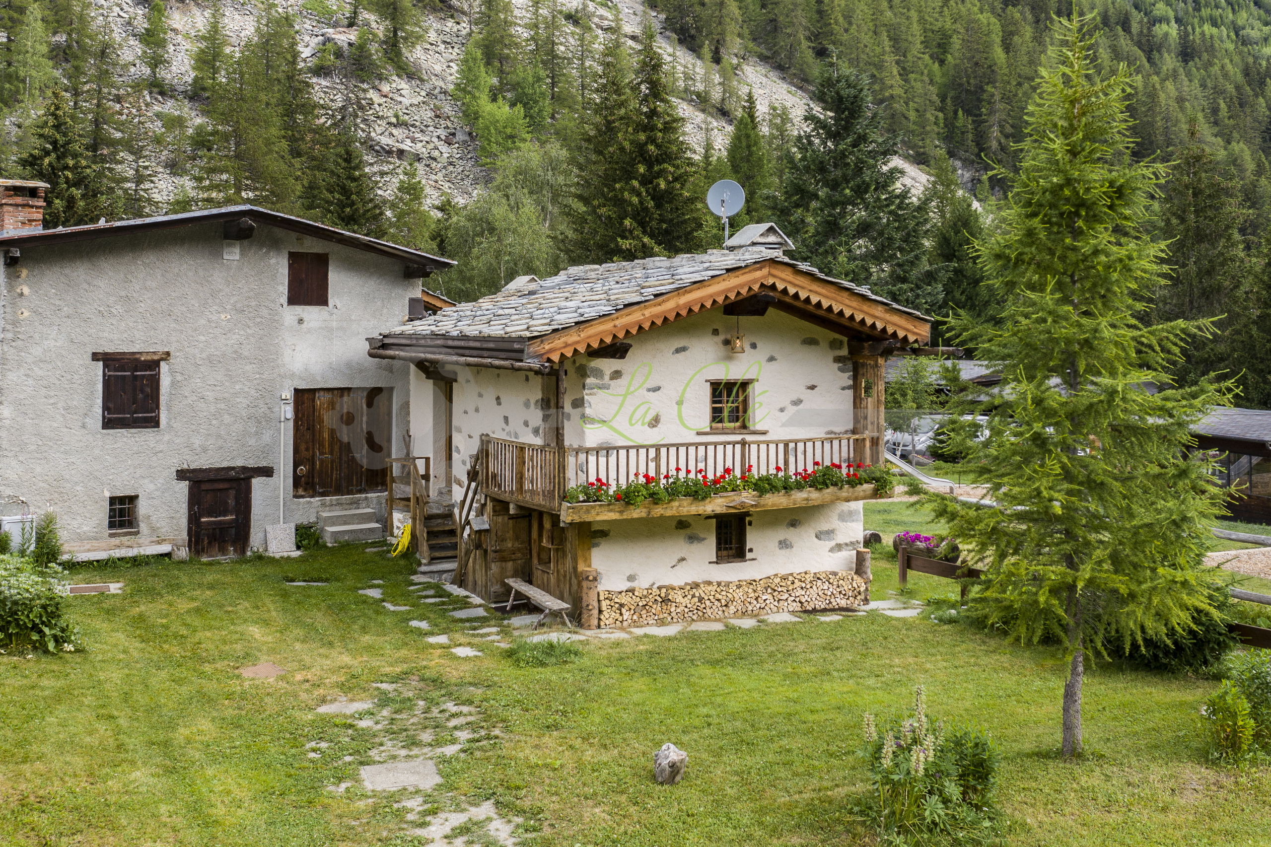 Immagine 17 di Baita in affitto  in Località Peuterey 15 a Courmayeur