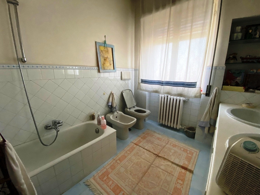 Immagine 22 di Villa in vendita  in Corso Alcide de Gasperi 376 a Bari