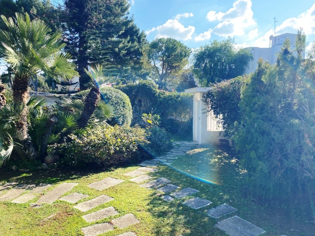Immagine 4 di Villa in vendita  in Corso Alcide de Gasperi 376 a Bari
