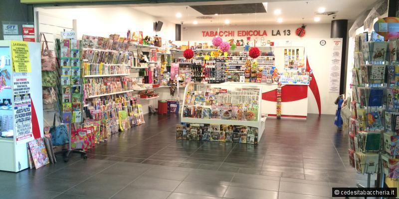 Immagine 14 di Attività commerciale in vendita  in Via Fillungo a Lucca