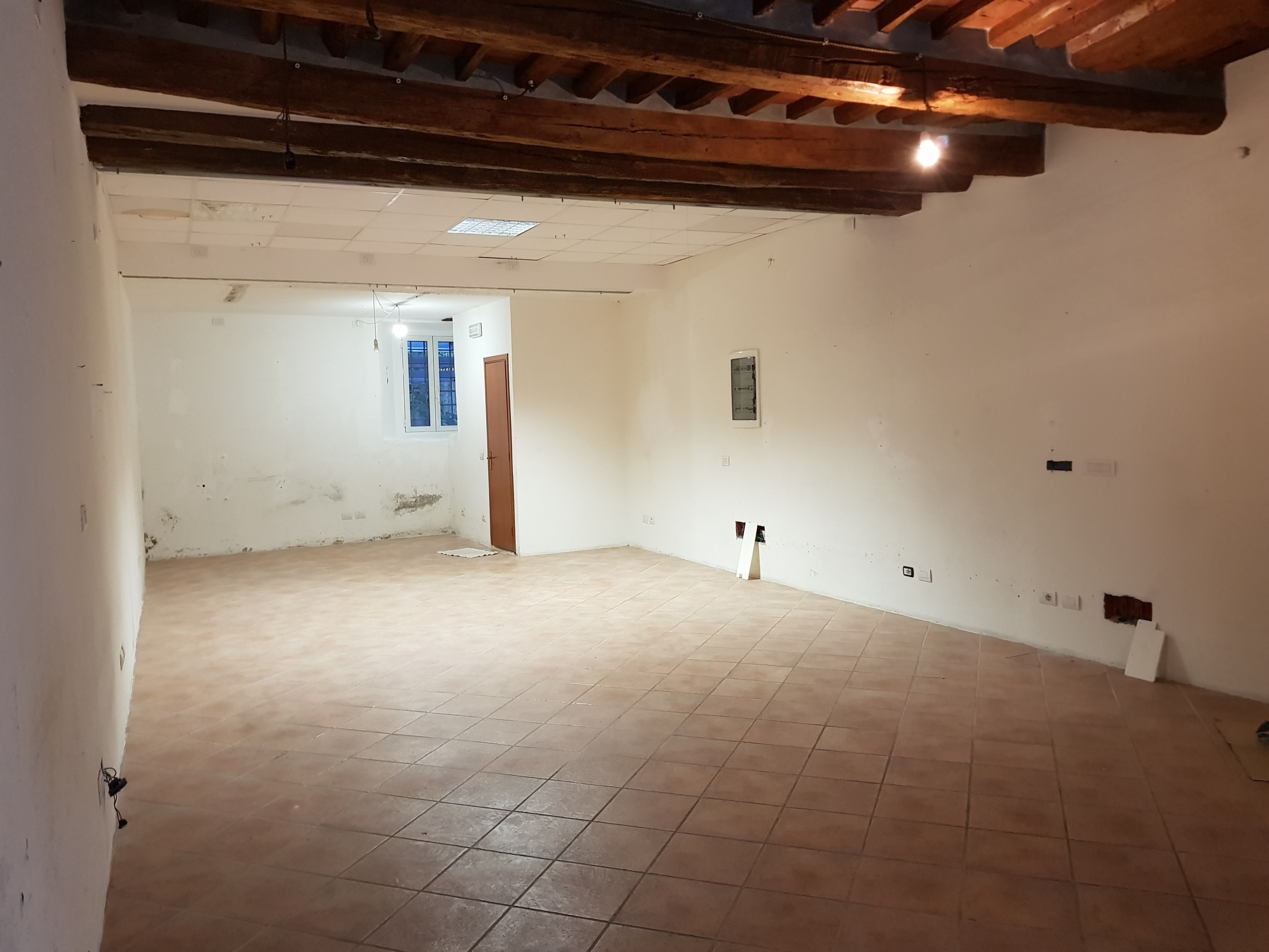 Immagine 10 di Capannone industriale in vendita  in Via San Gregorio a Lucca