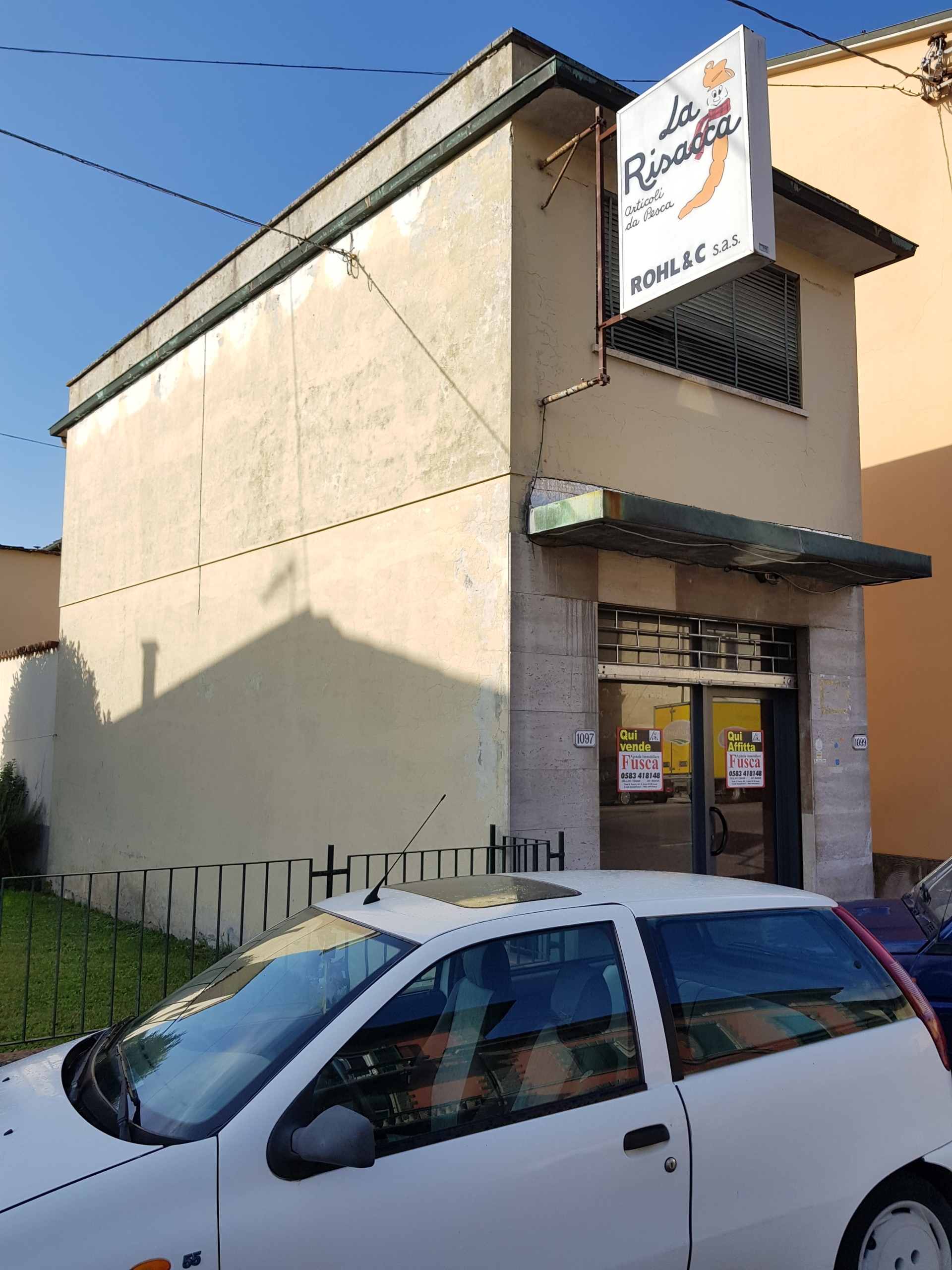 Immagine 1 di Capannone industriale in vendita  in Via Sarzanese 457 a Lucca