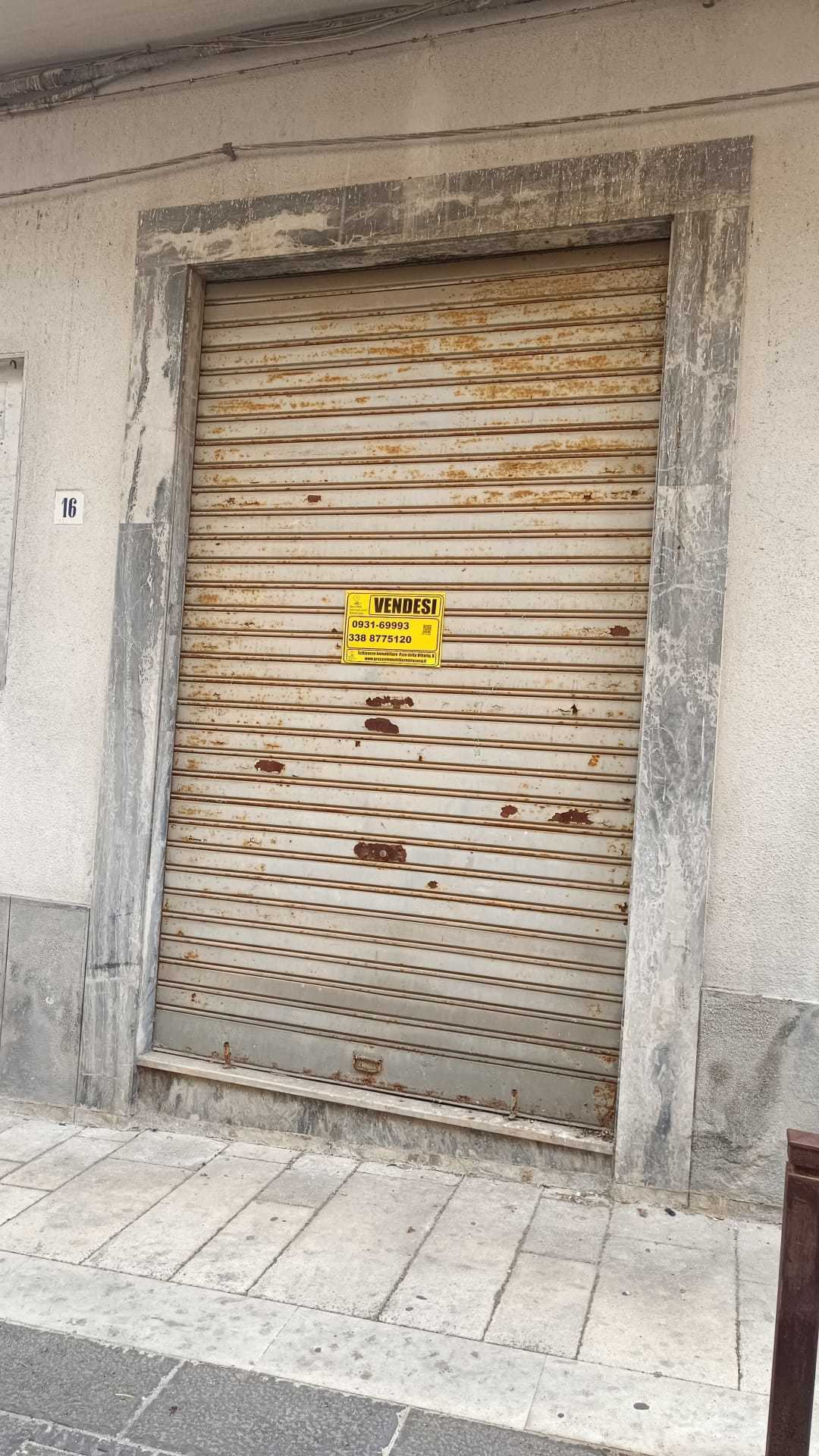 Immagine 24 di Casa indipendente in vendita  a Canicattini Bagni