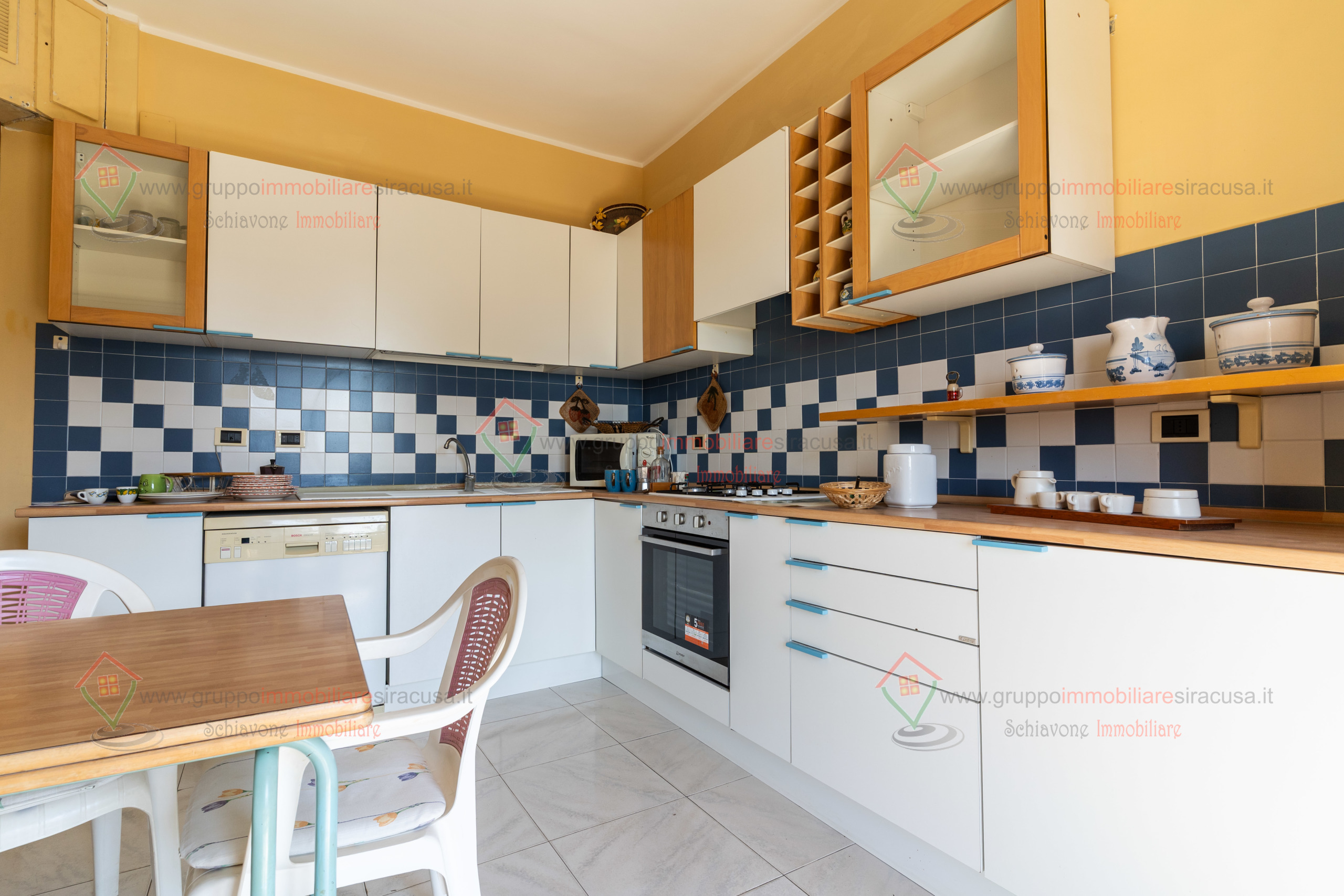 Immagine 22 di Pentalocale in vendita  a Siracusa