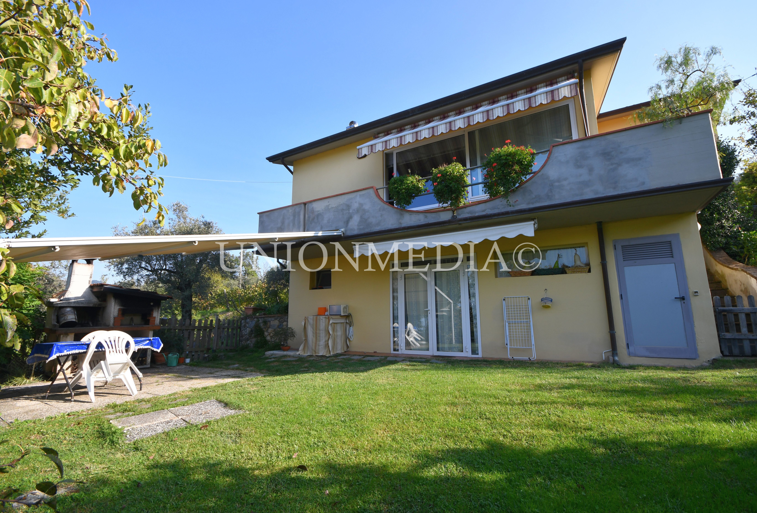 Immagine 2 di Casa indipendente in vendita  in Via boccognano a Fosdinovo