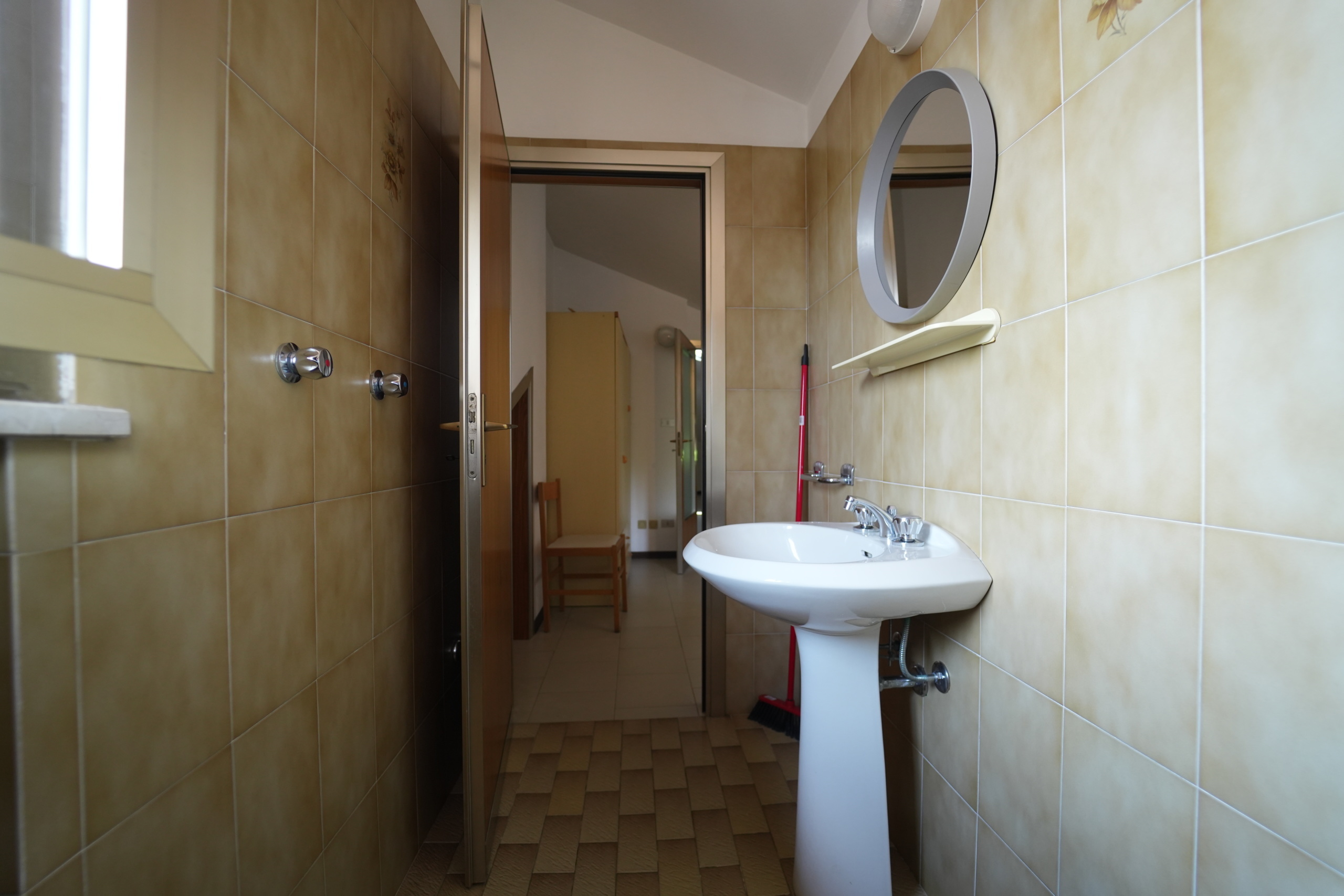 Immagine 4 di Bilocale in vendita  in Via C. Pisacane 23A a Cattolica