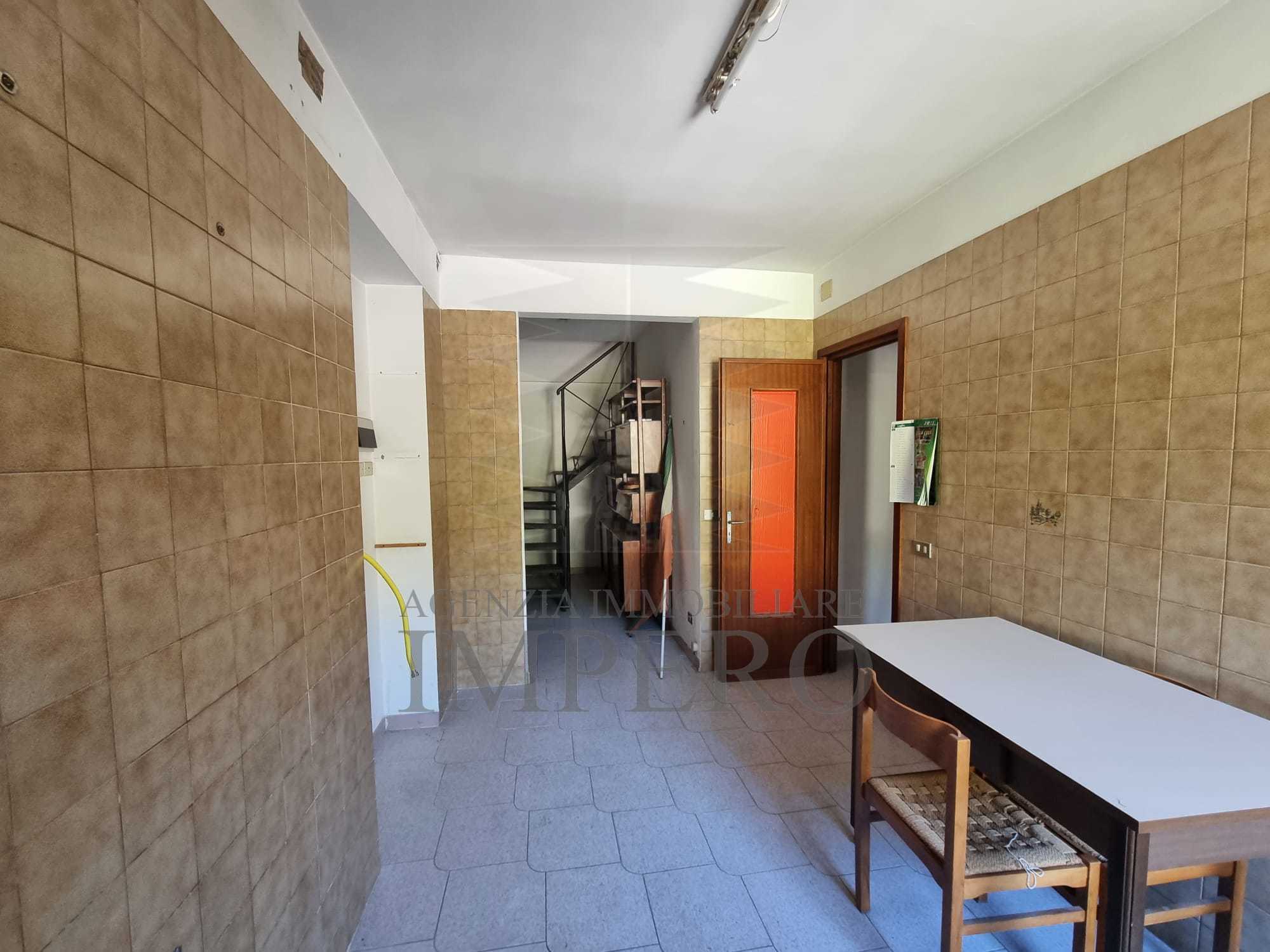 Immagine 13 di Quadrilocale in vendita  in Via Edmondo de Amicis 47 a Ventimiglia