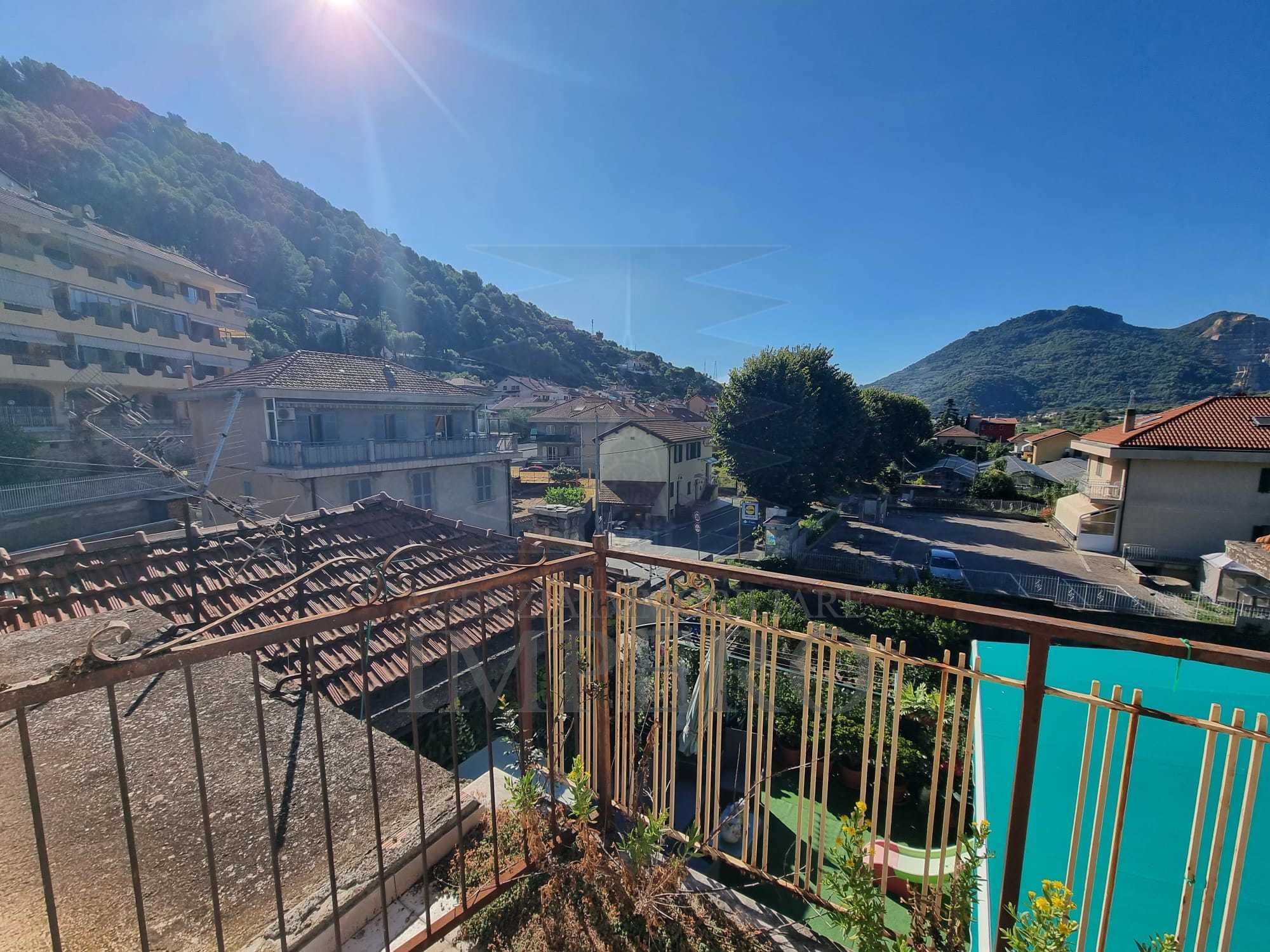 Immagine 25 di Quadrilocale in vendita  in Via Edmondo de Amicis 47 a Ventimiglia