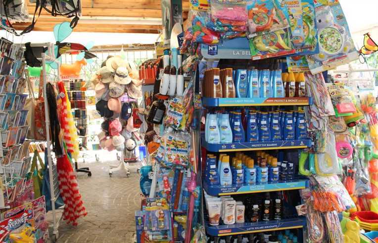 Immagine 3 di Edicola in vendita  in Via Pisana 3672 a Lucca